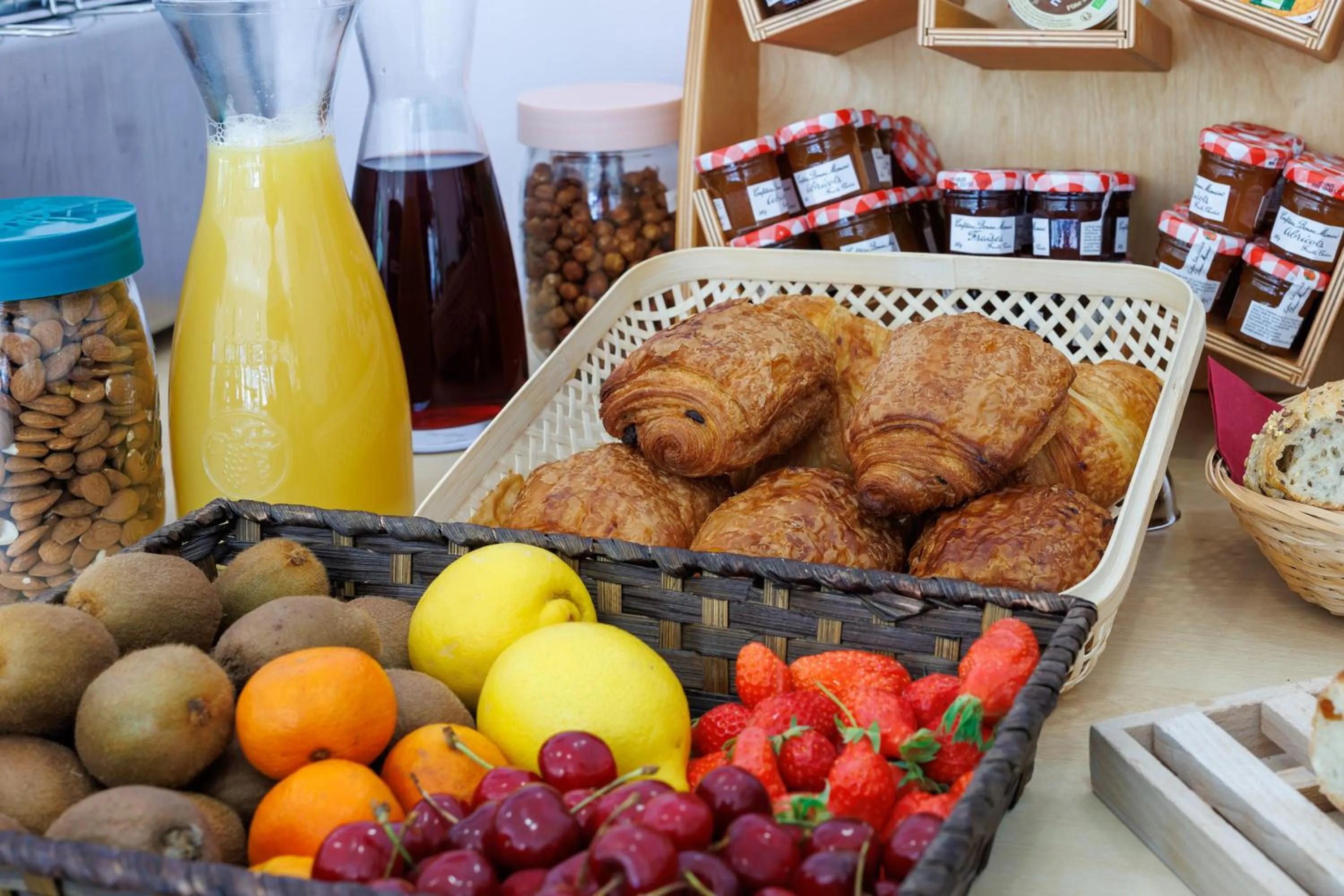 Breakfast in Residhotel Résidence Pont du Gard