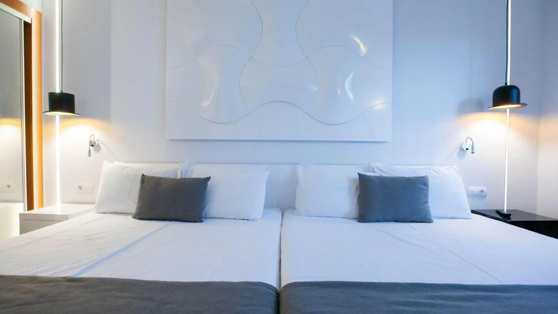 Photo of the whole room, Bed in Evenia Rocafort Photo of the whole room, Bed in Evenia Rocafort