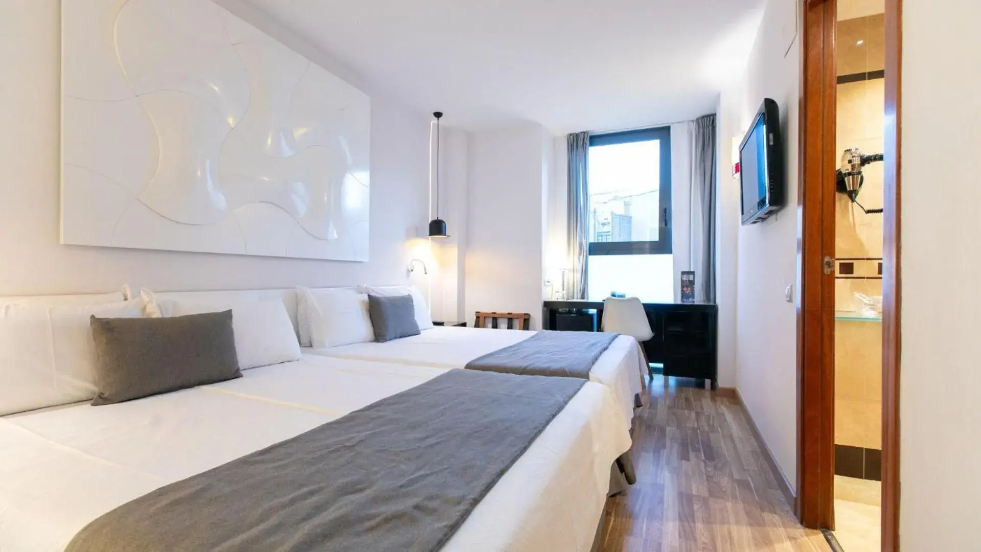 Photo of the whole room, Bed in Evenia Rocafort Photo of the whole room, Bed in Evenia Rocafort