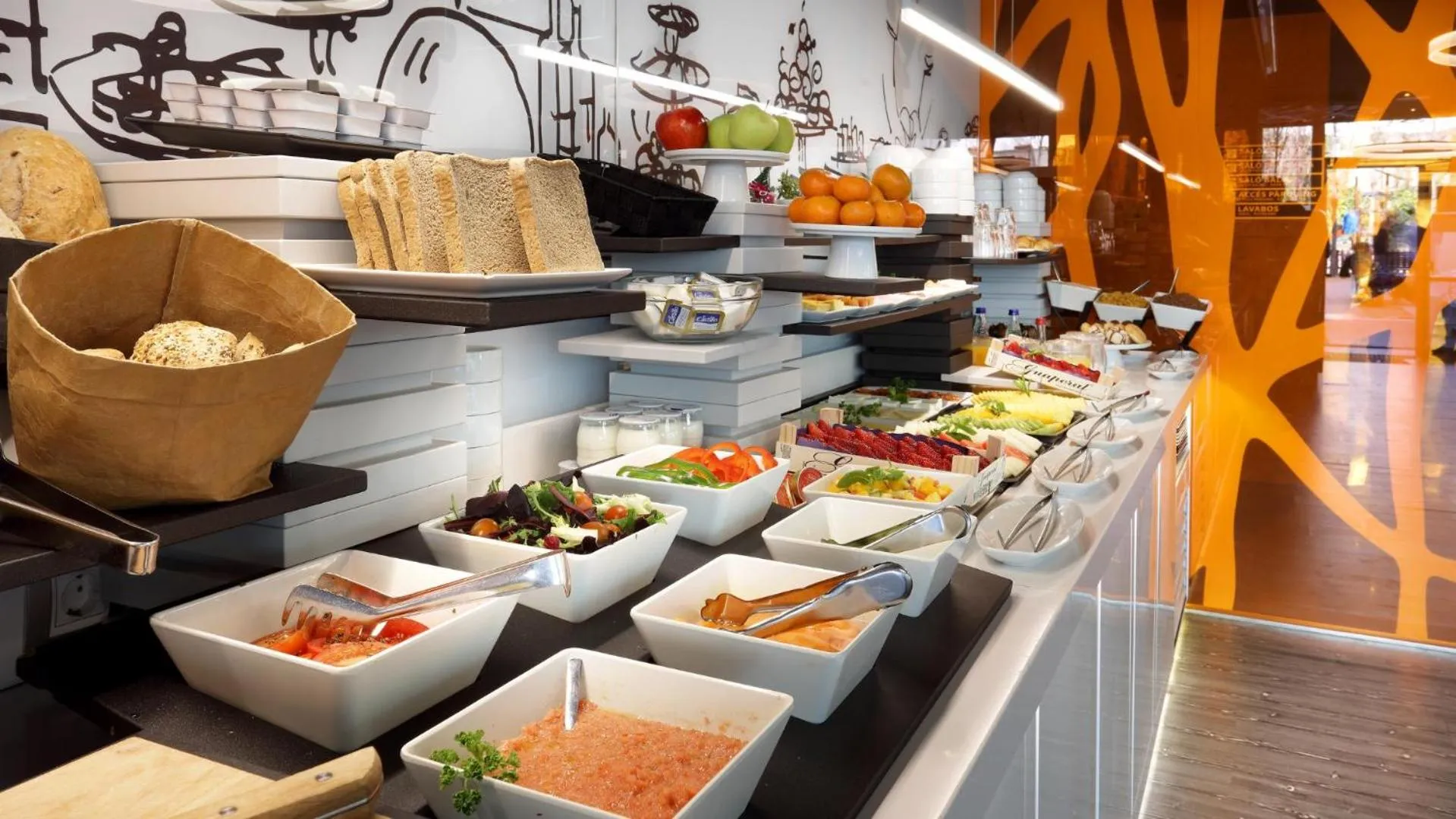 Restaurant/places to eat in Evenia Rossello