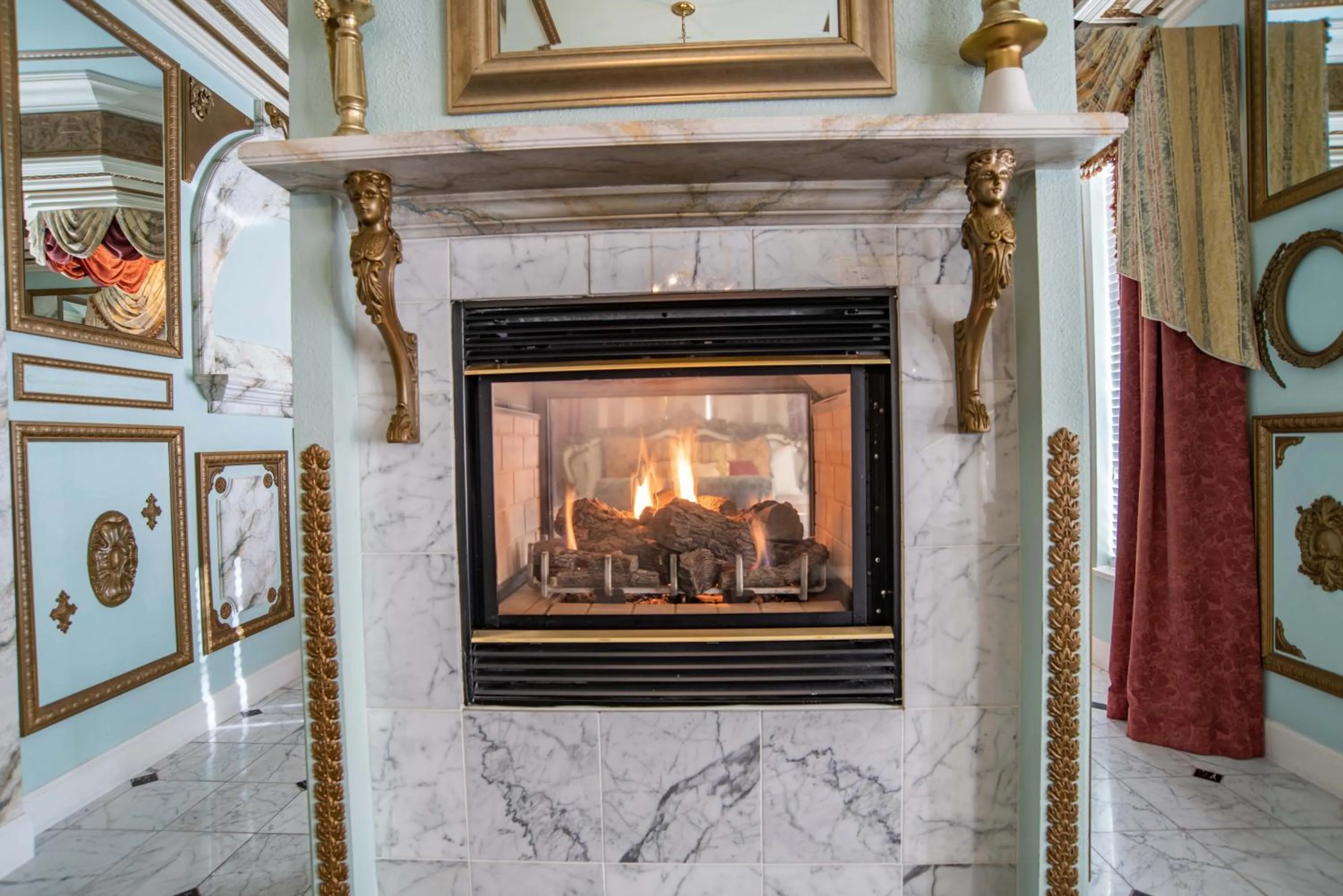 flat iron in The Anniversary Inn - Boise