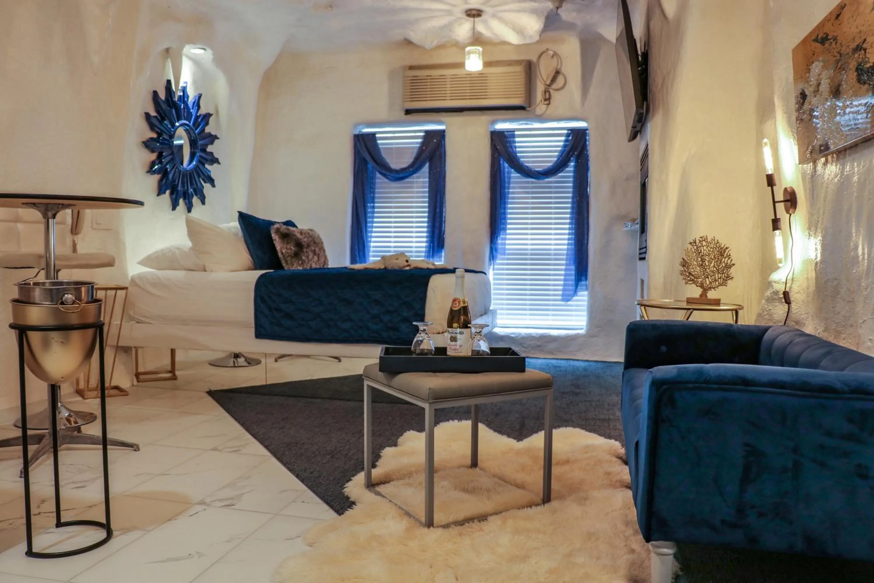 Seating area in The Anniversary Inn - Boise