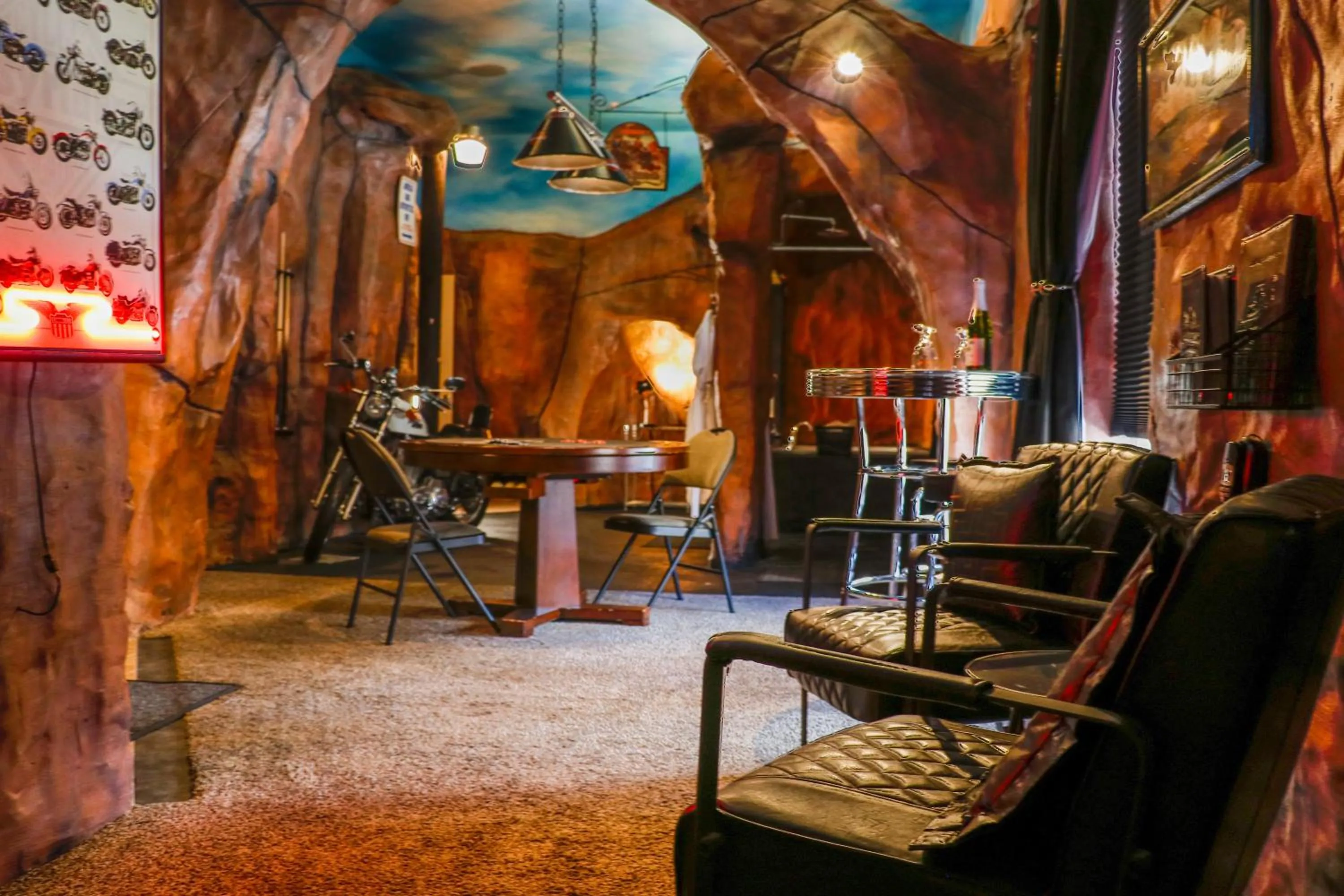 Living room in The Anniversary Inn - Boise