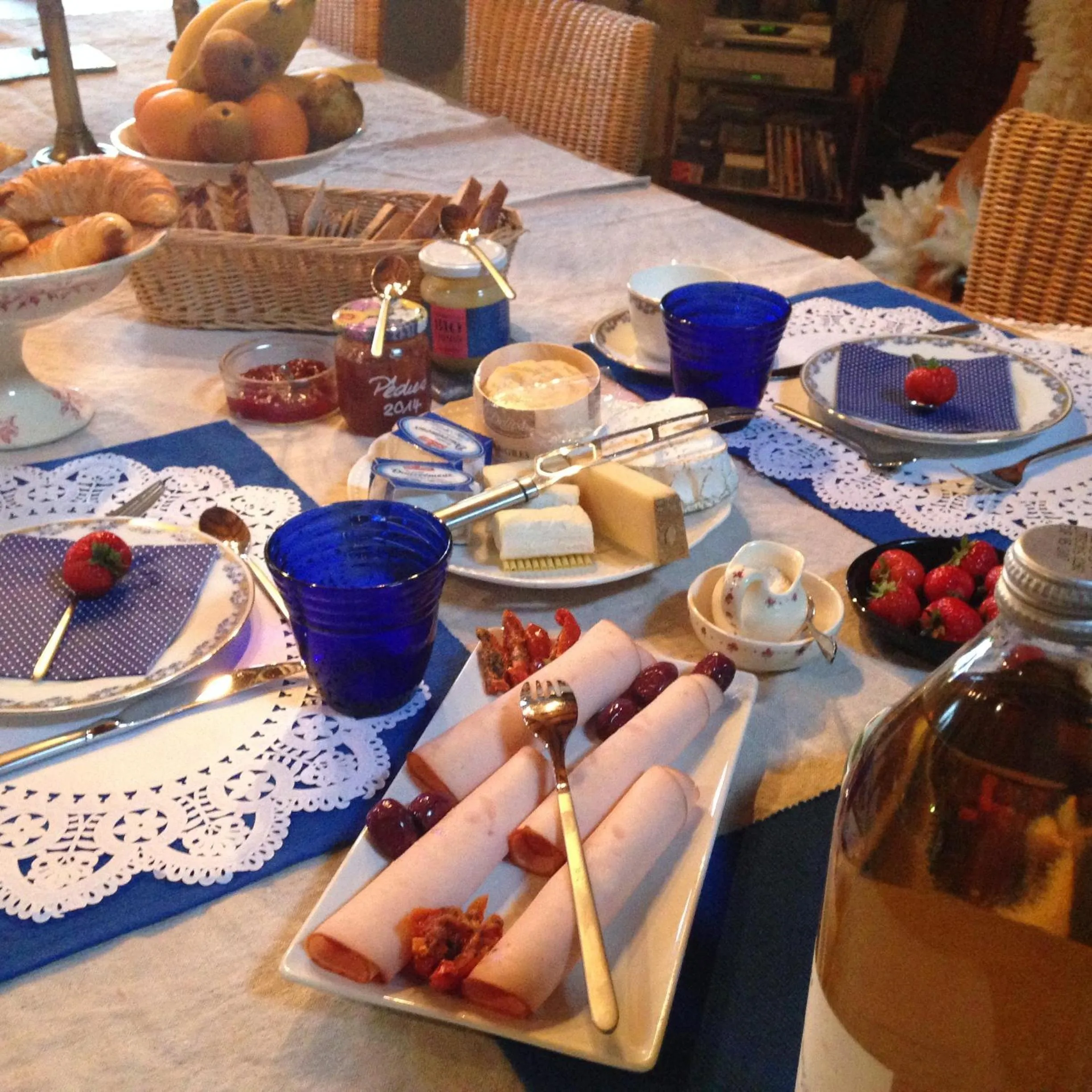 Breakfast in Marguerite's Ferme rustique