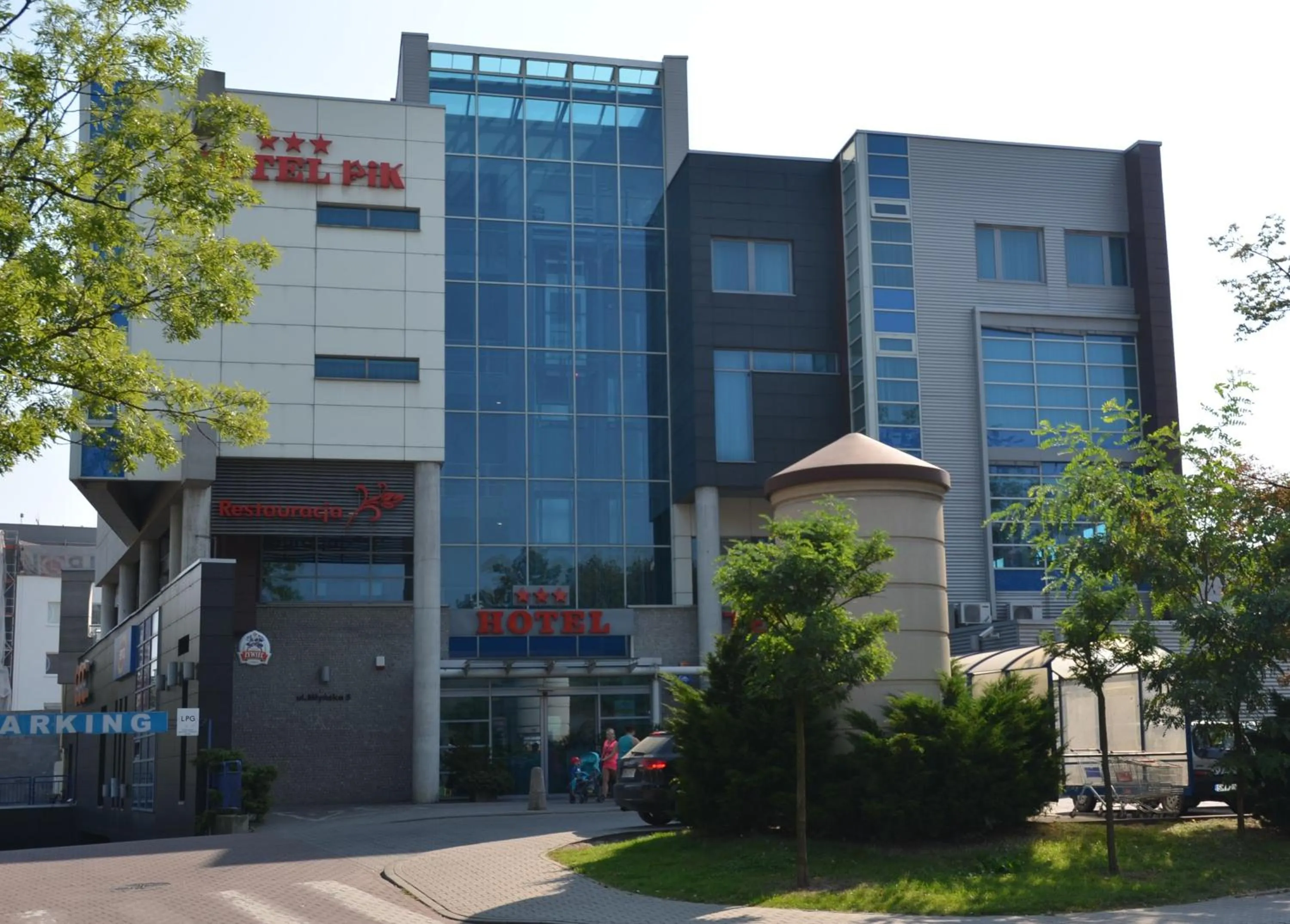 Facade/entrance in Hotel Pik