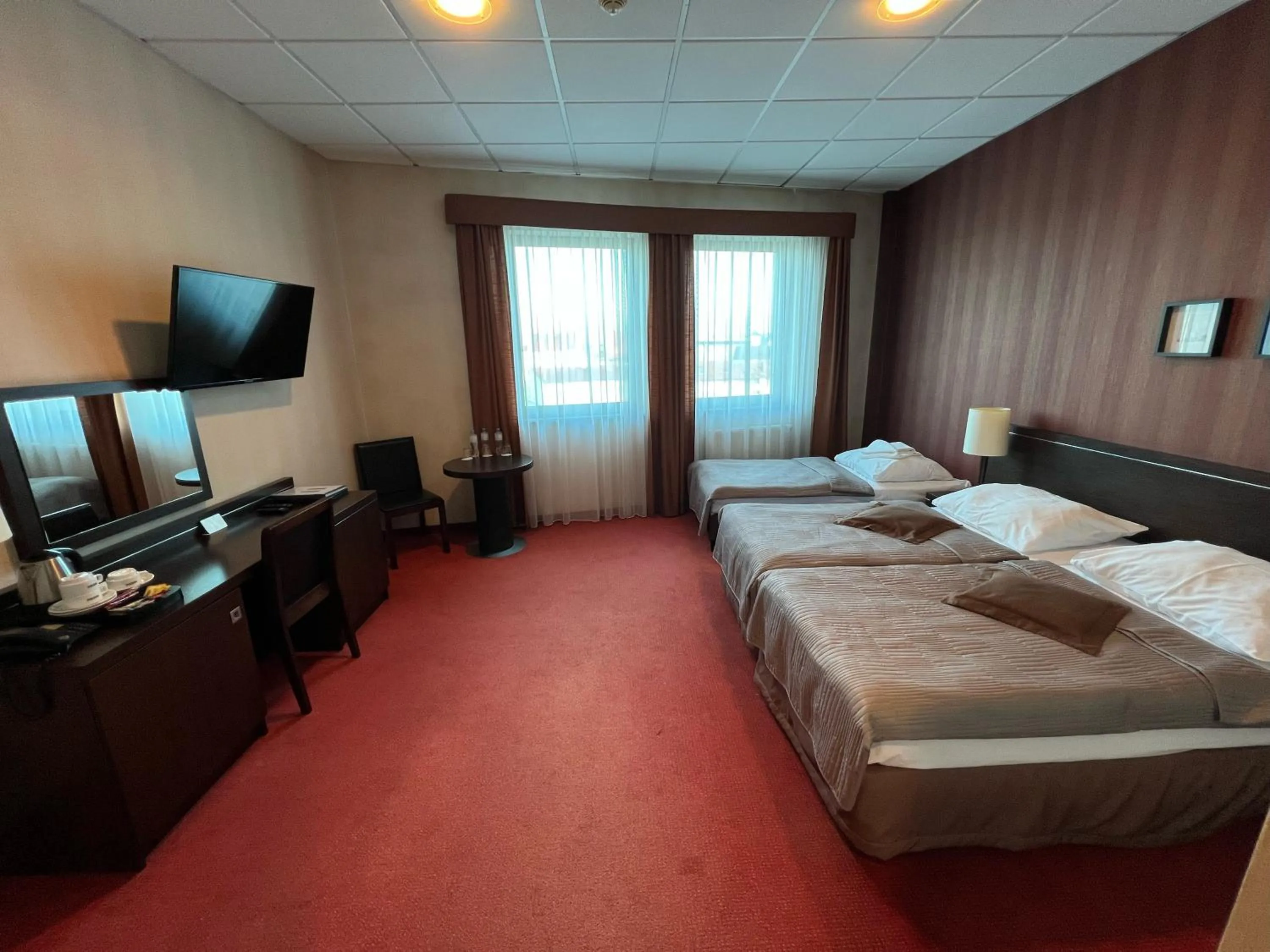 Photo of the whole room, Bed in Hotel Pik