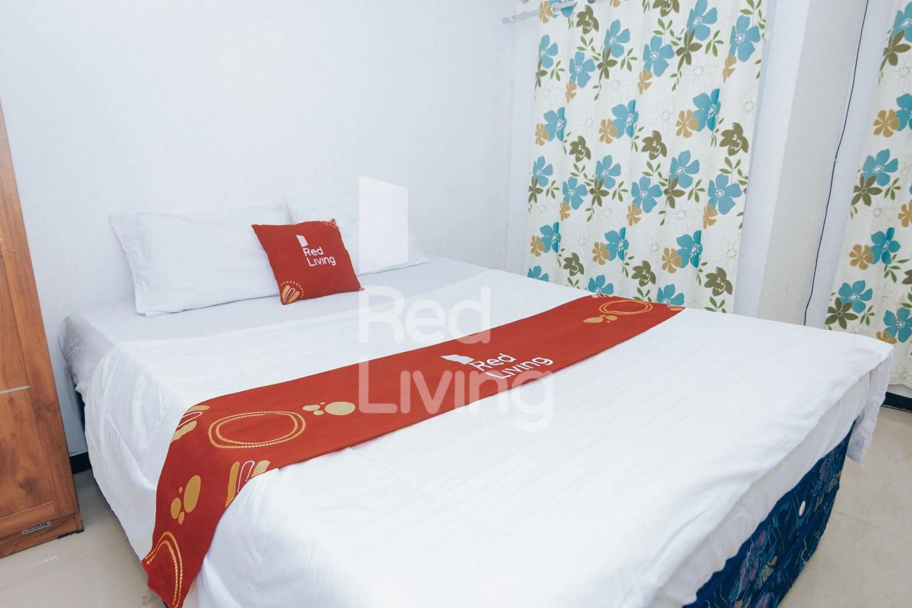 Bed in Redliving Apartemen Grand Sentraland - AT Properti Tower Pink