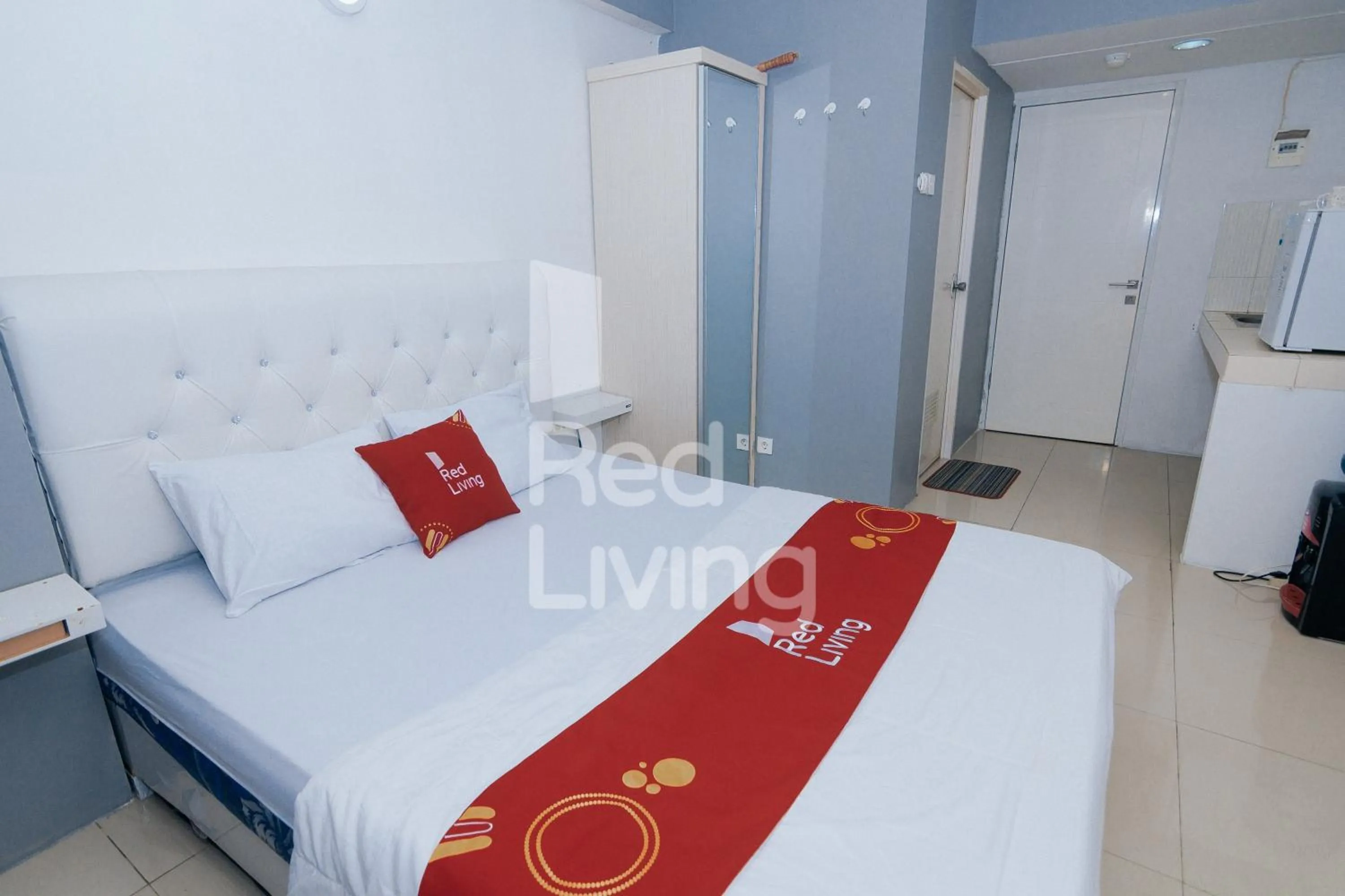 Bed in Redliving Apartemen Grand Sentraland - AT Properti Tower Pink