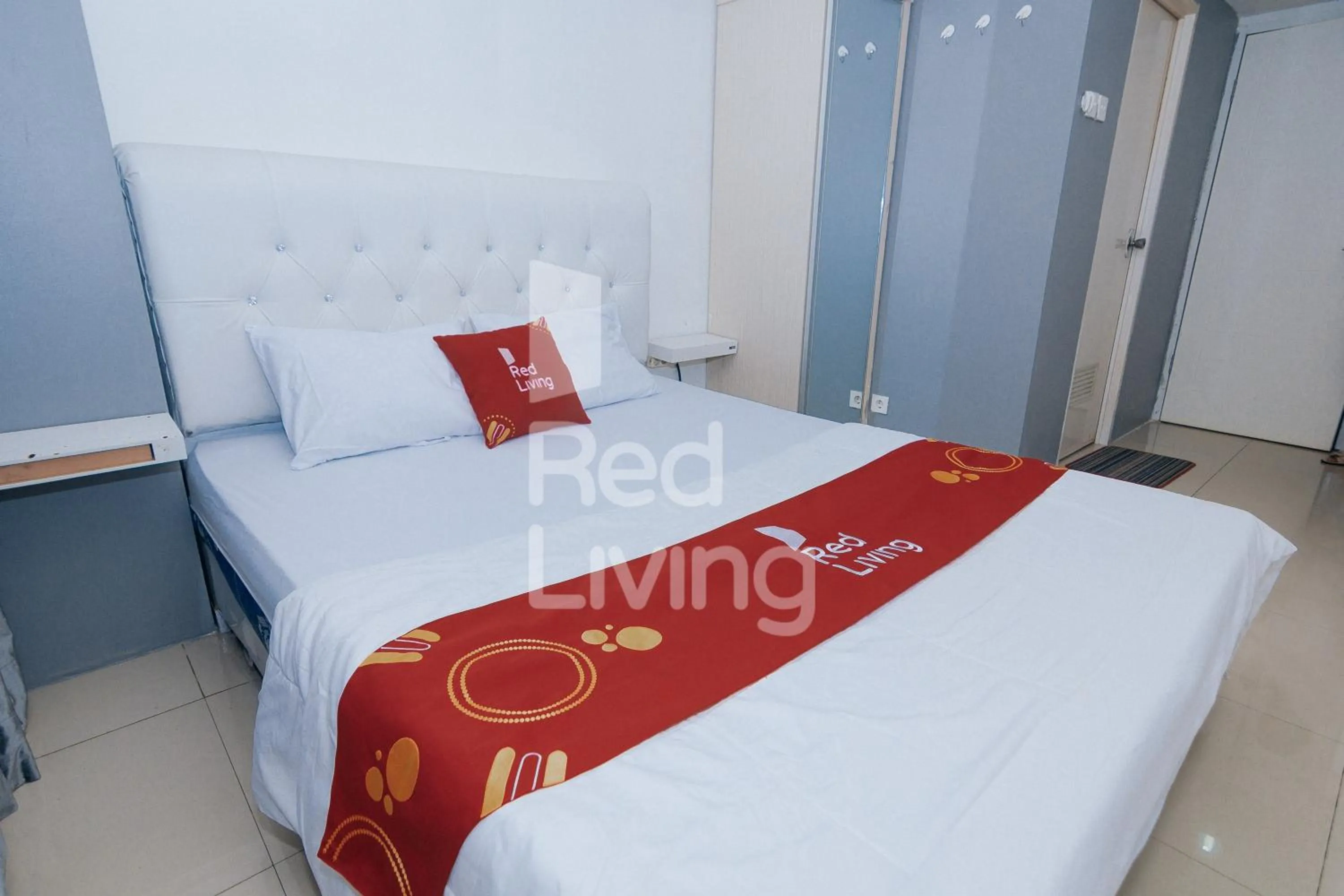 Bed in Redliving Apartemen Grand Sentraland - AT Properti Tower Pink