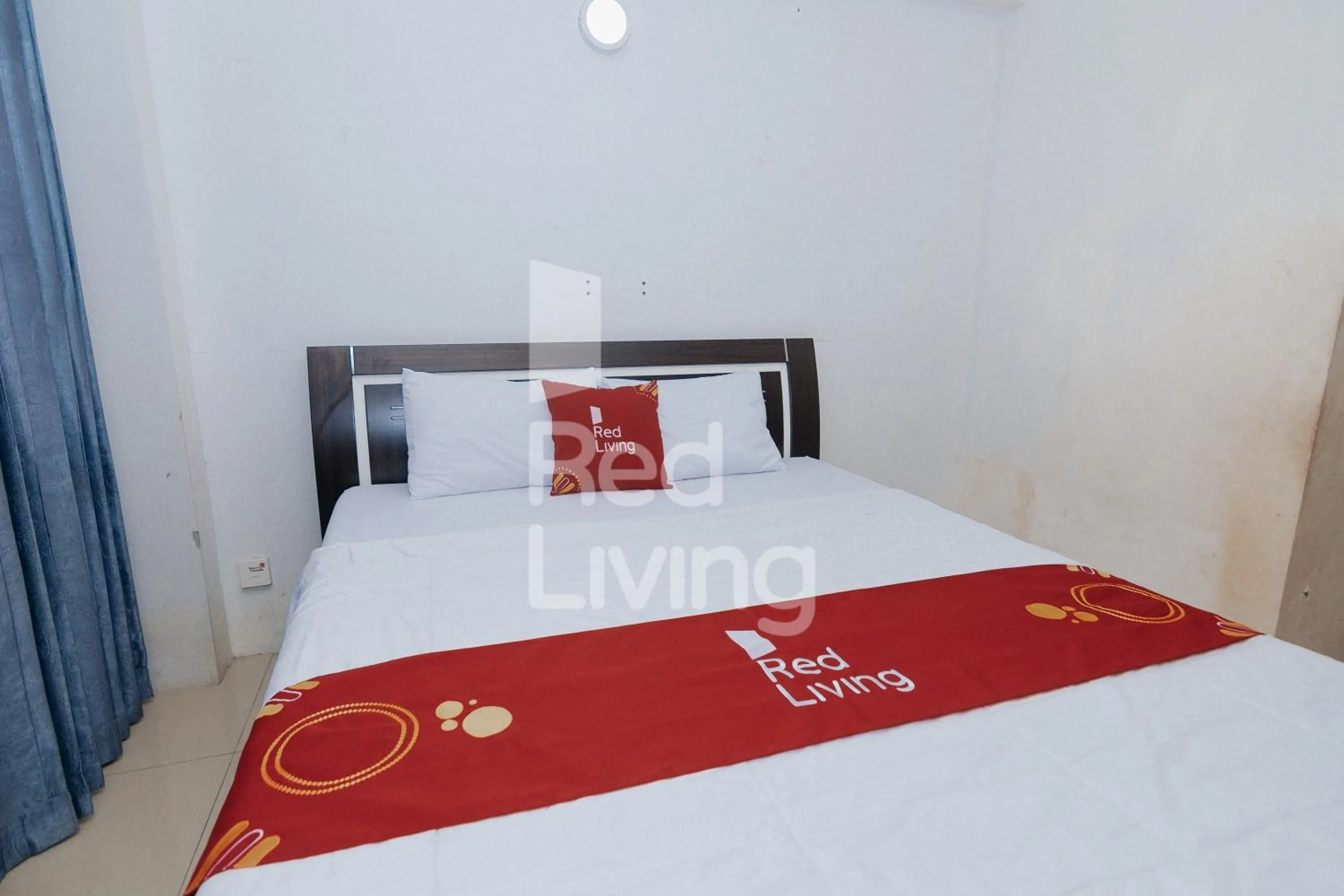 Bed in Redliving Apartemen Grand Sentraland - AT Properti Tower Pink