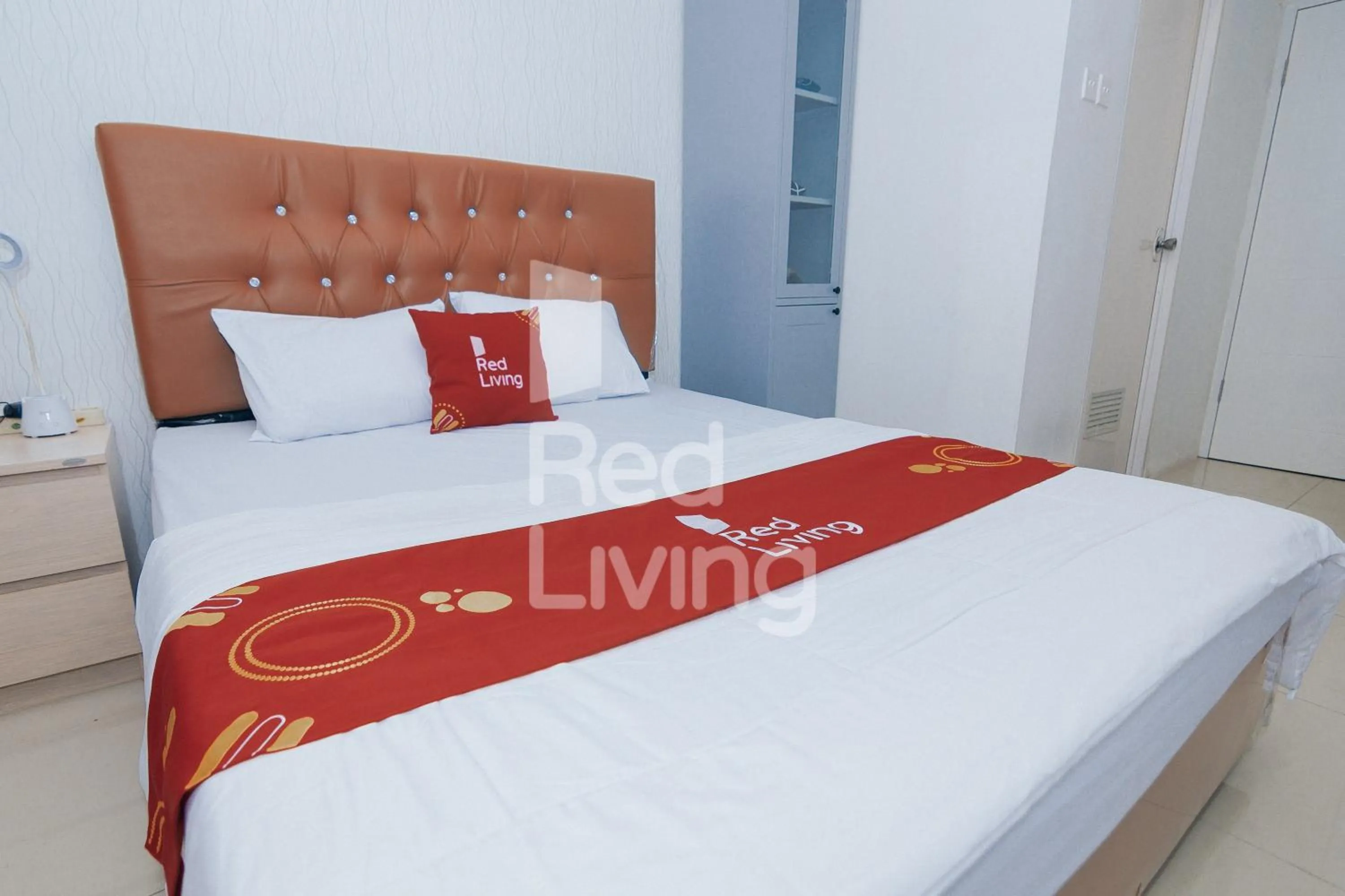 Bed in Redliving Apartemen Grand Sentraland - AT Properti Tower Pink