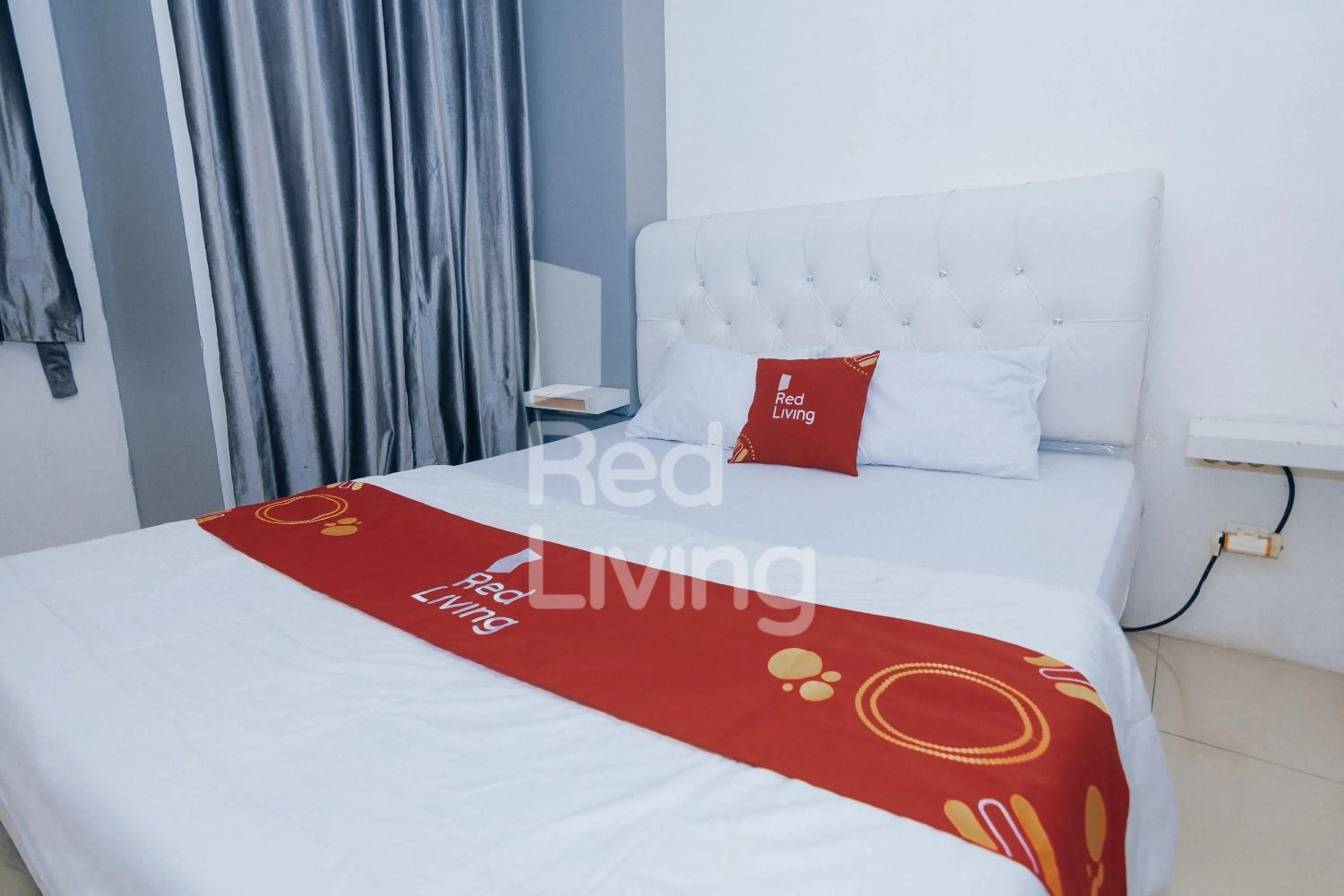 Bed in Redliving Apartemen Grand Sentraland - AT Properti Tower Pink