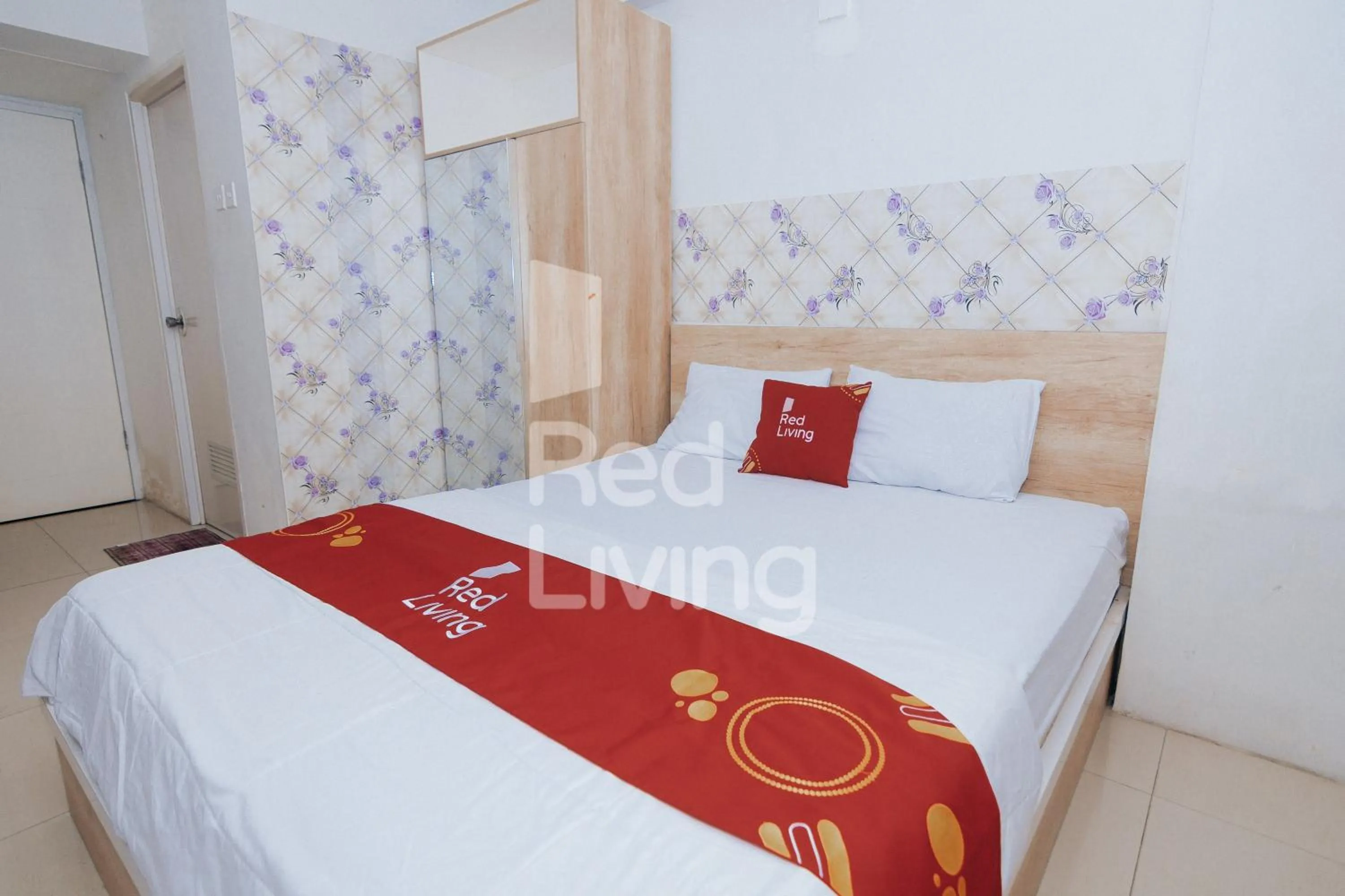 Bed in Redliving Apartemen Grand Sentraland - AT Properti Tower Pink