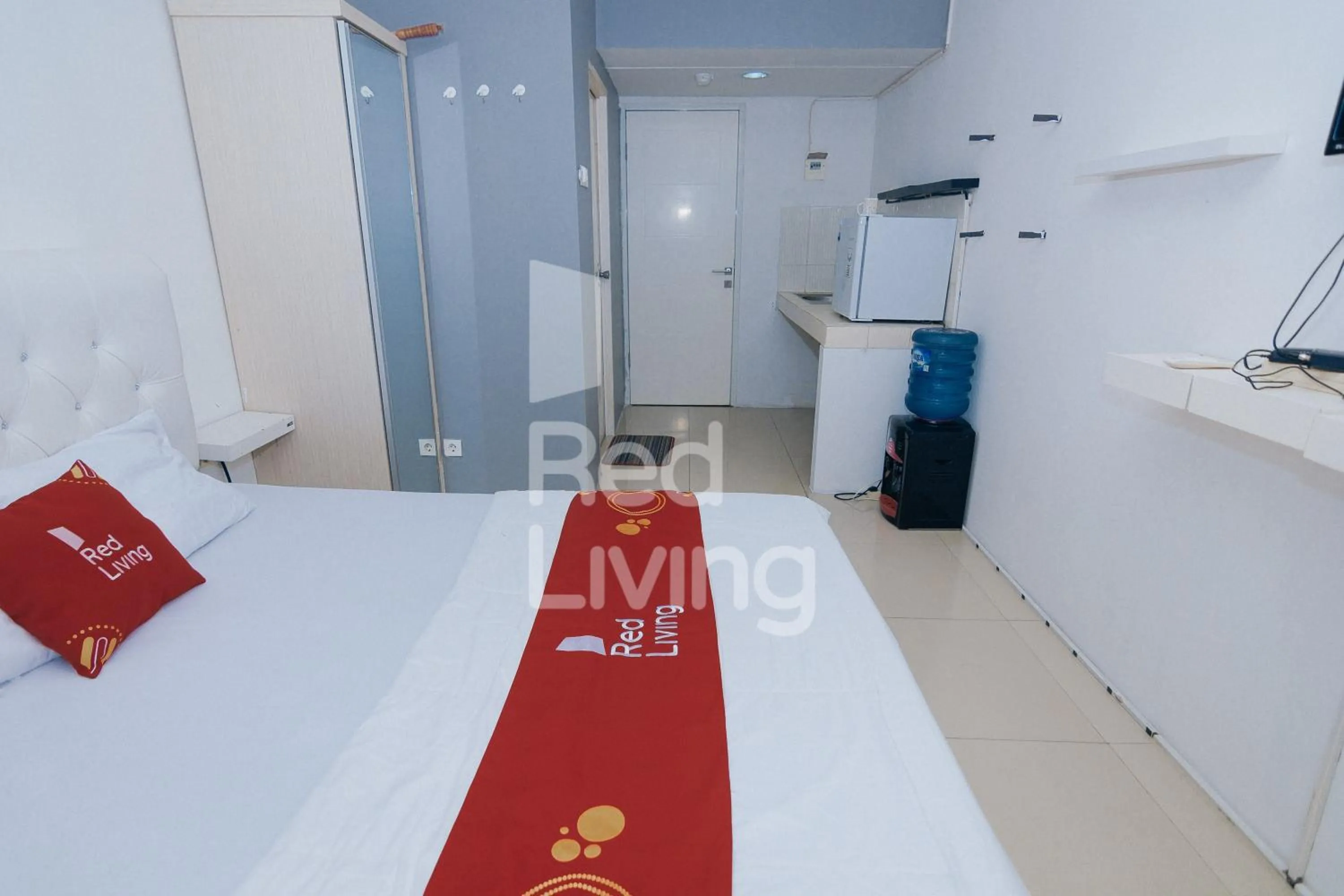 Bed in Redliving Apartemen Grand Sentraland - AT Properti Tower Pink
