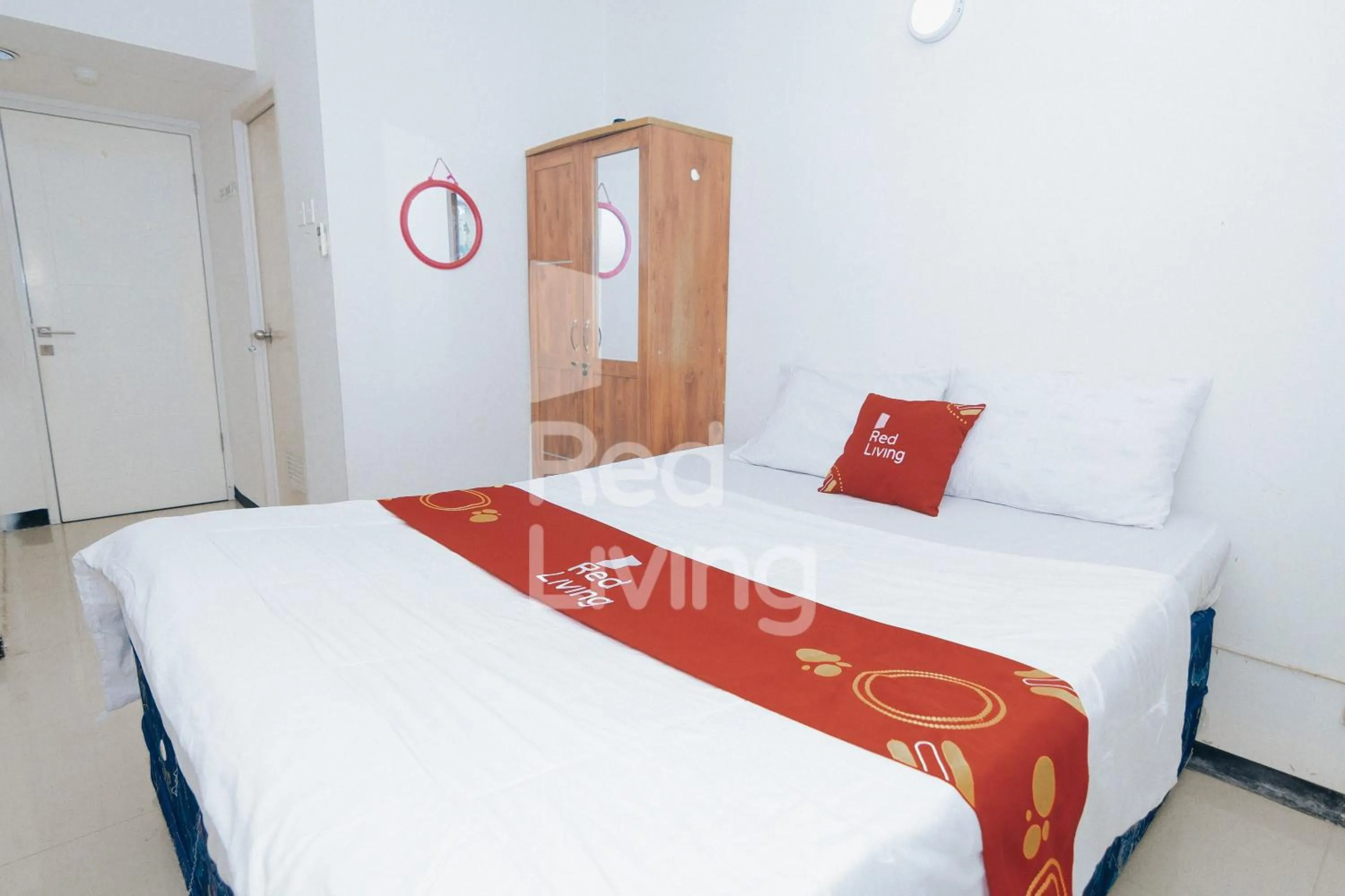 Bed in Redliving Apartemen Grand Sentraland - AT Properti Tower Pink