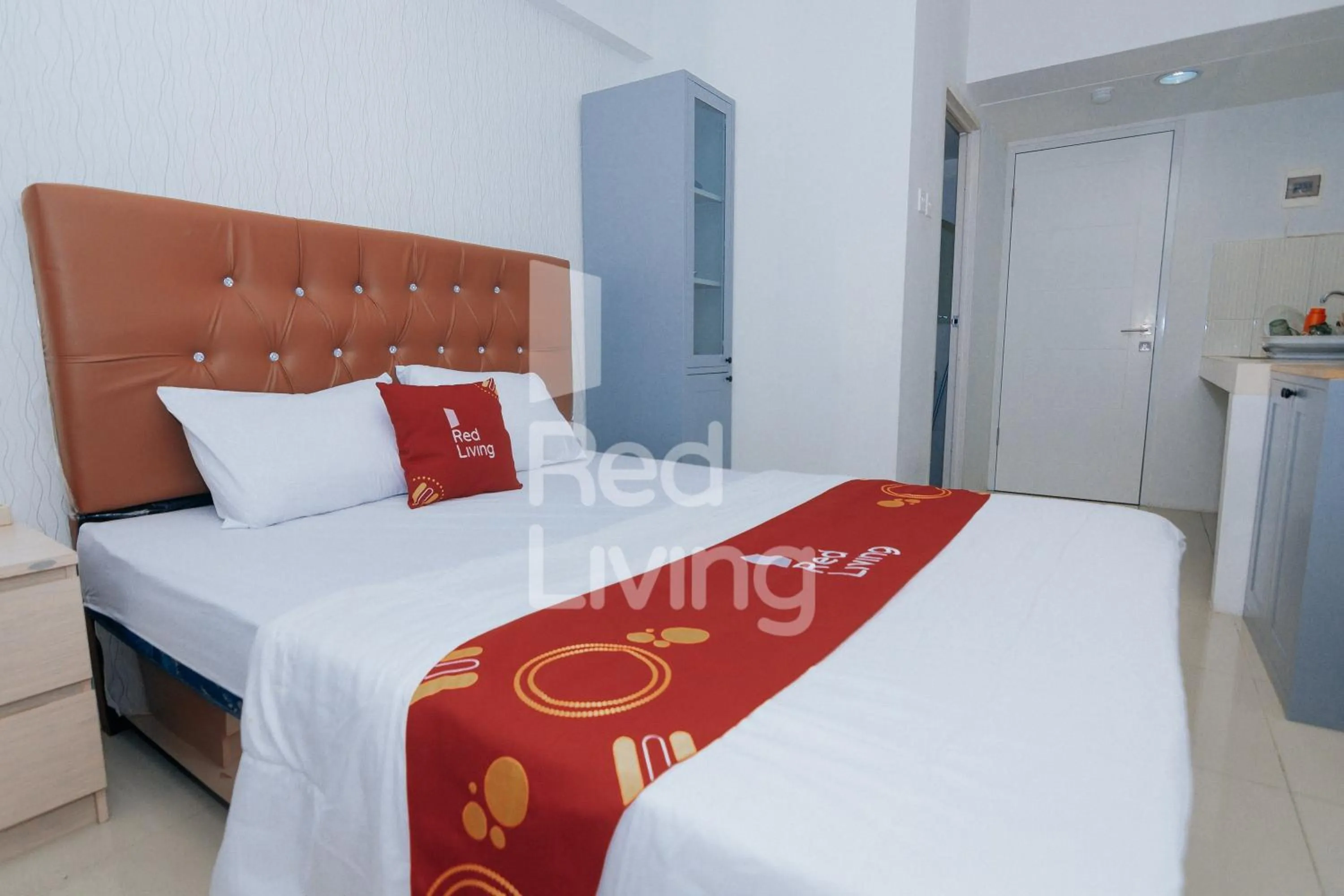 Bed in Redliving Apartemen Grand Sentraland - AT Properti Tower Pink