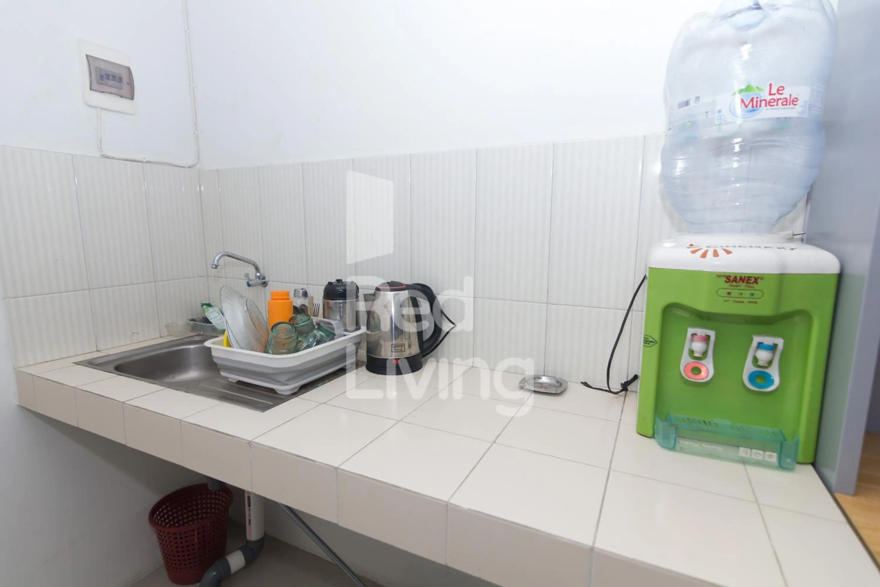 Kitchen or kitchenette in Redliving Apartemen Grand Sentraland - AT Properti Tower Pink