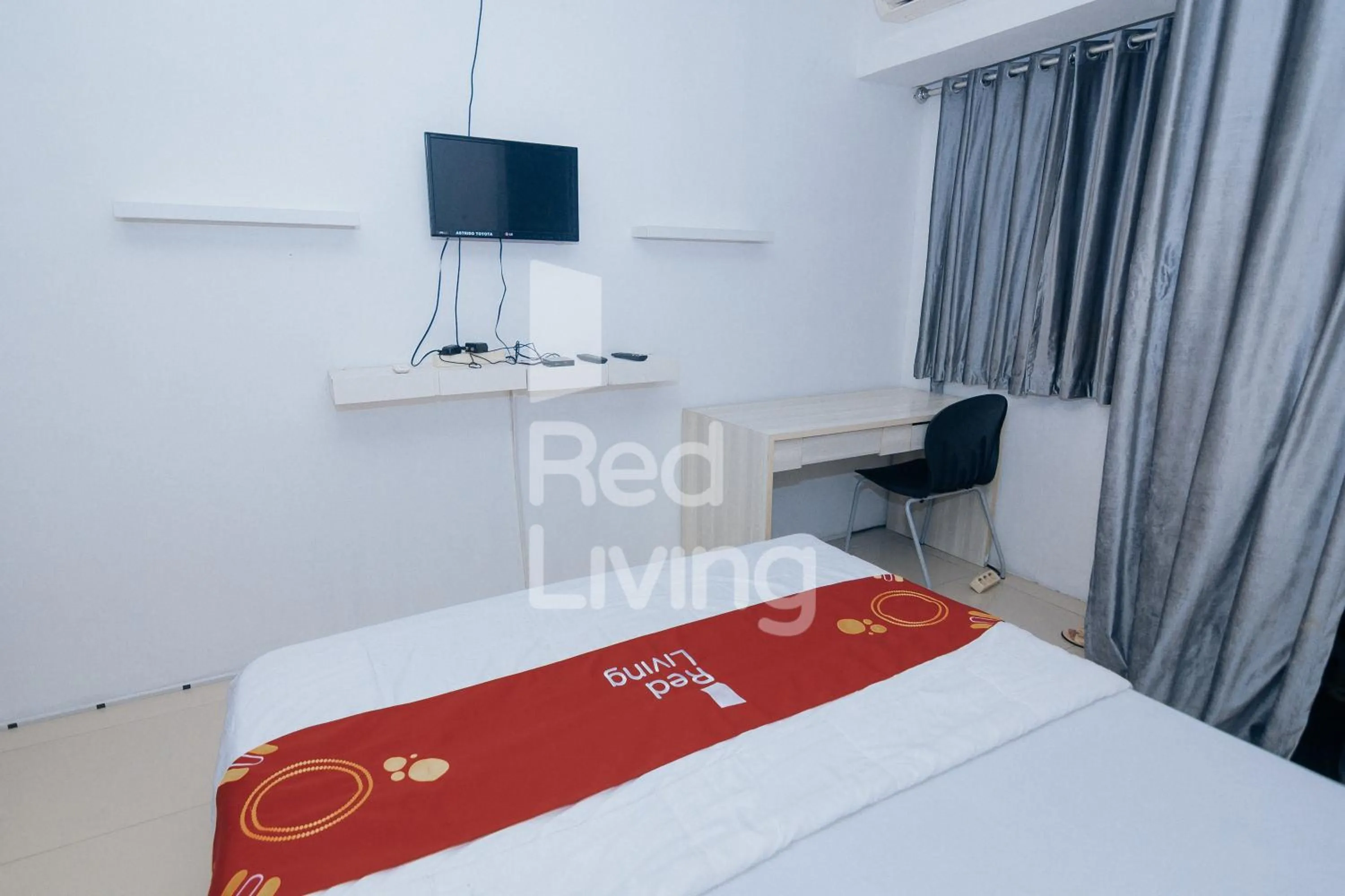 Bed in Redliving Apartemen Grand Sentraland - AT Properti Tower Pink