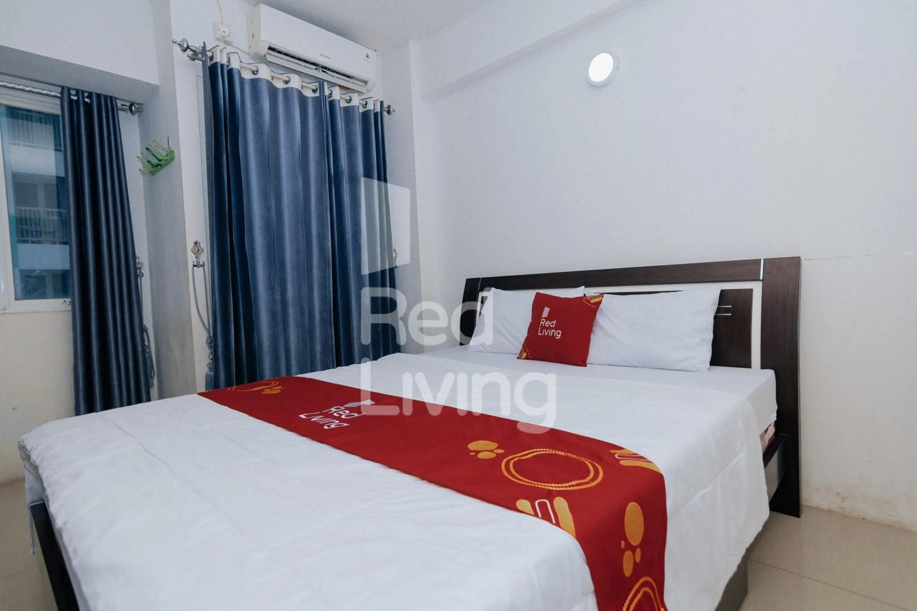 Bed in Redliving Apartemen Grand Sentraland - AT Properti Tower Pink