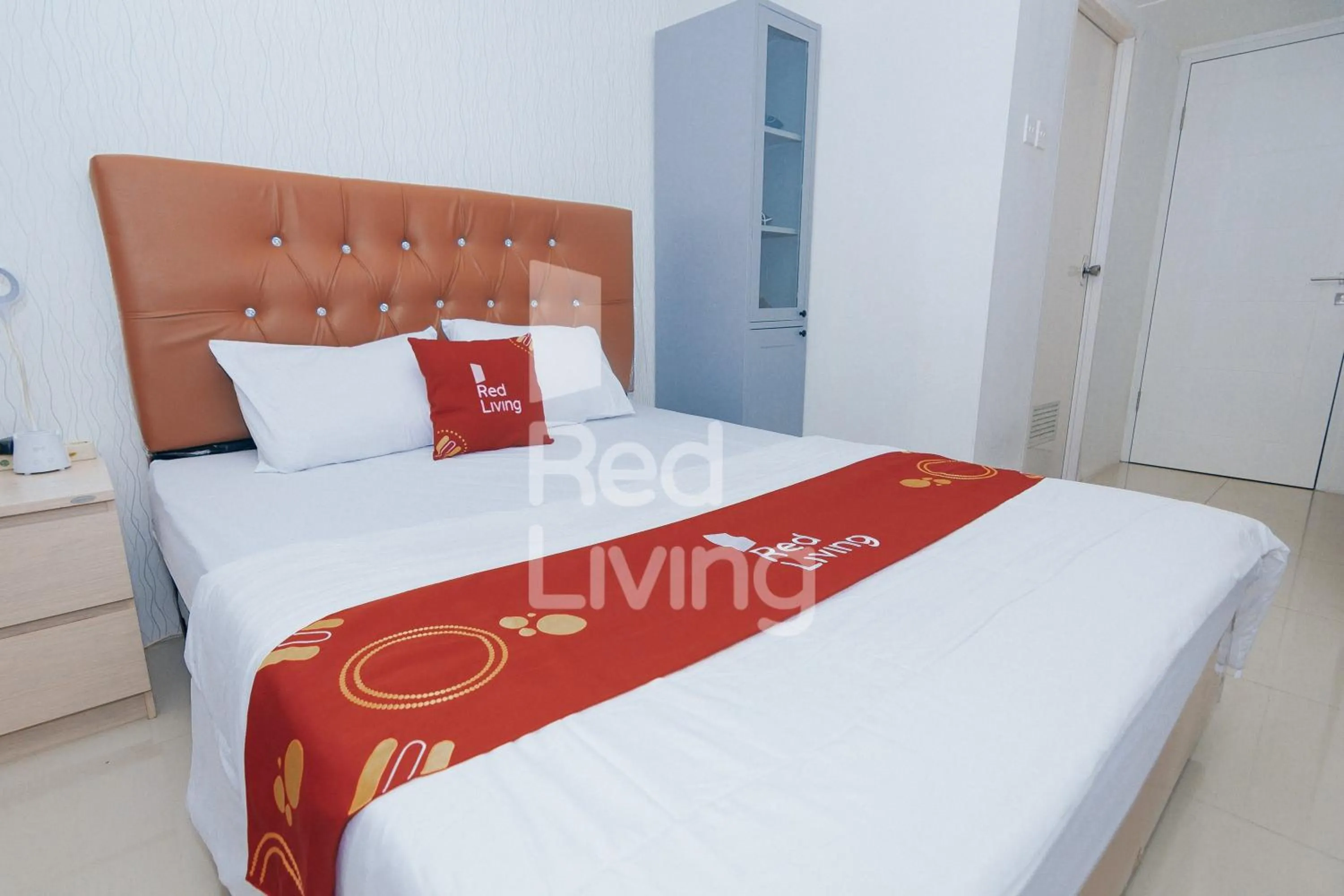 Bed in Redliving Apartemen Grand Sentraland - AT Properti Tower Pink