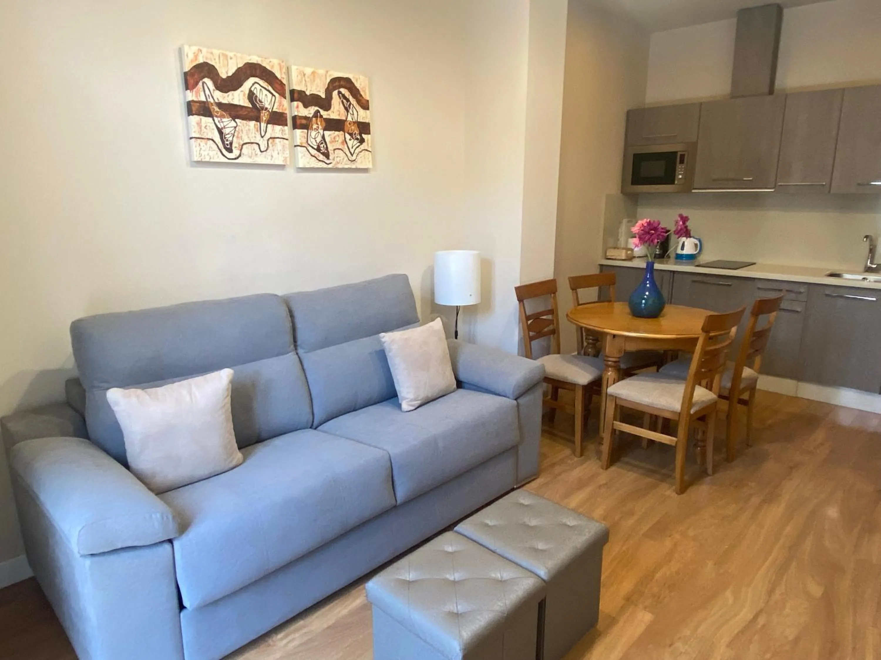 Kitchen or kitchenette in SEVITUR Seville Comfort Apartments