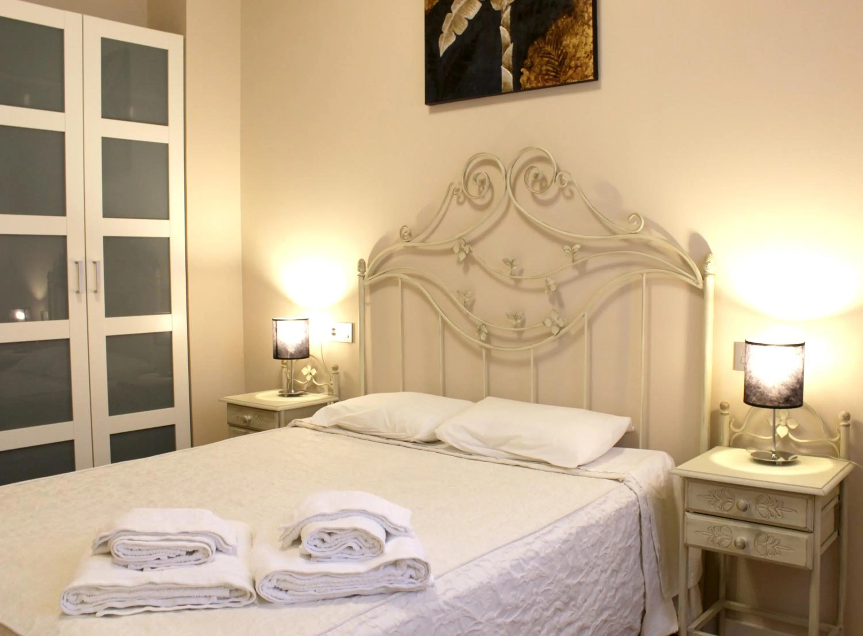 Bedroom, Bed in SEVITUR Seville Comfort Apartments