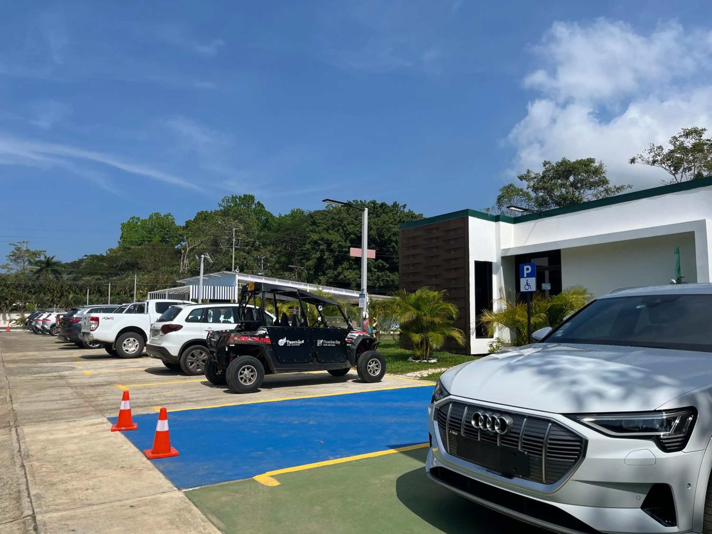 Parking in Paradise Bay Hotel Boutique