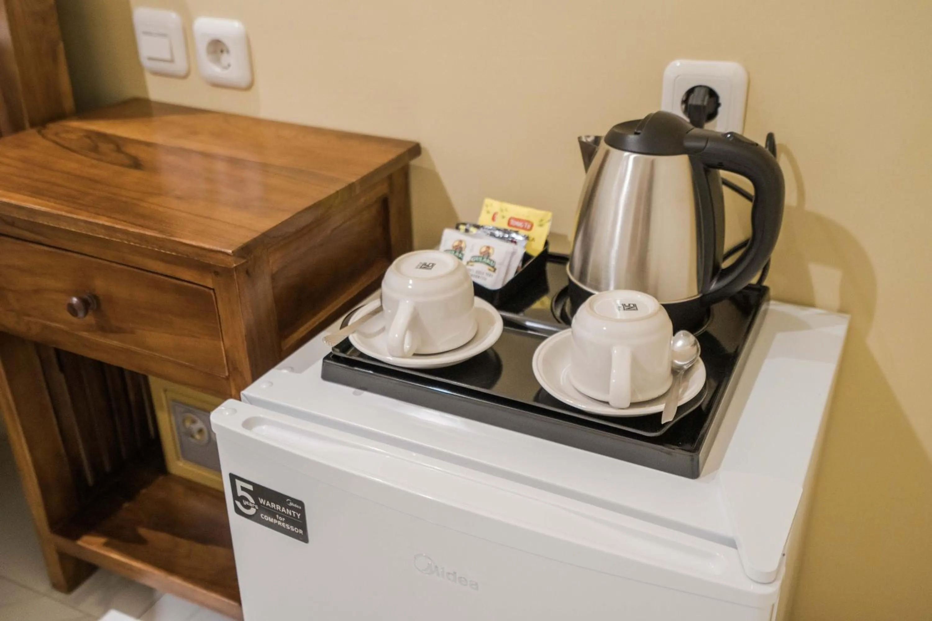 Coffee/tea facilities in Andi Beach House