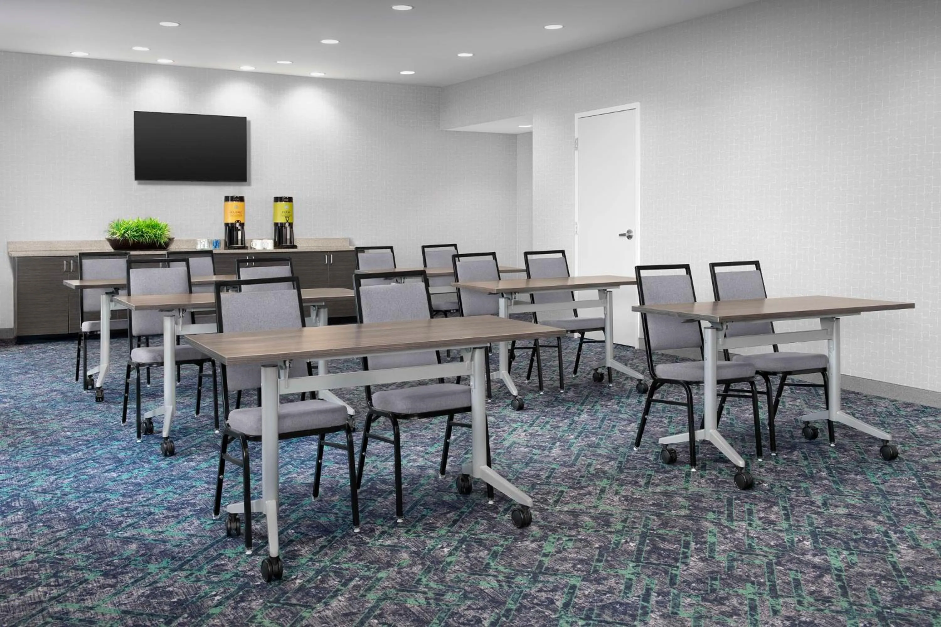 Meeting/conference room in Home2 Suites by Hilton Greensboro Airport, NC
