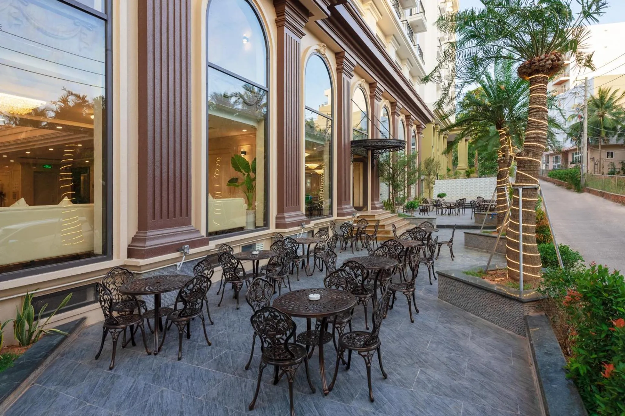 Seating area in Aquasun Hotel Phu Quoc