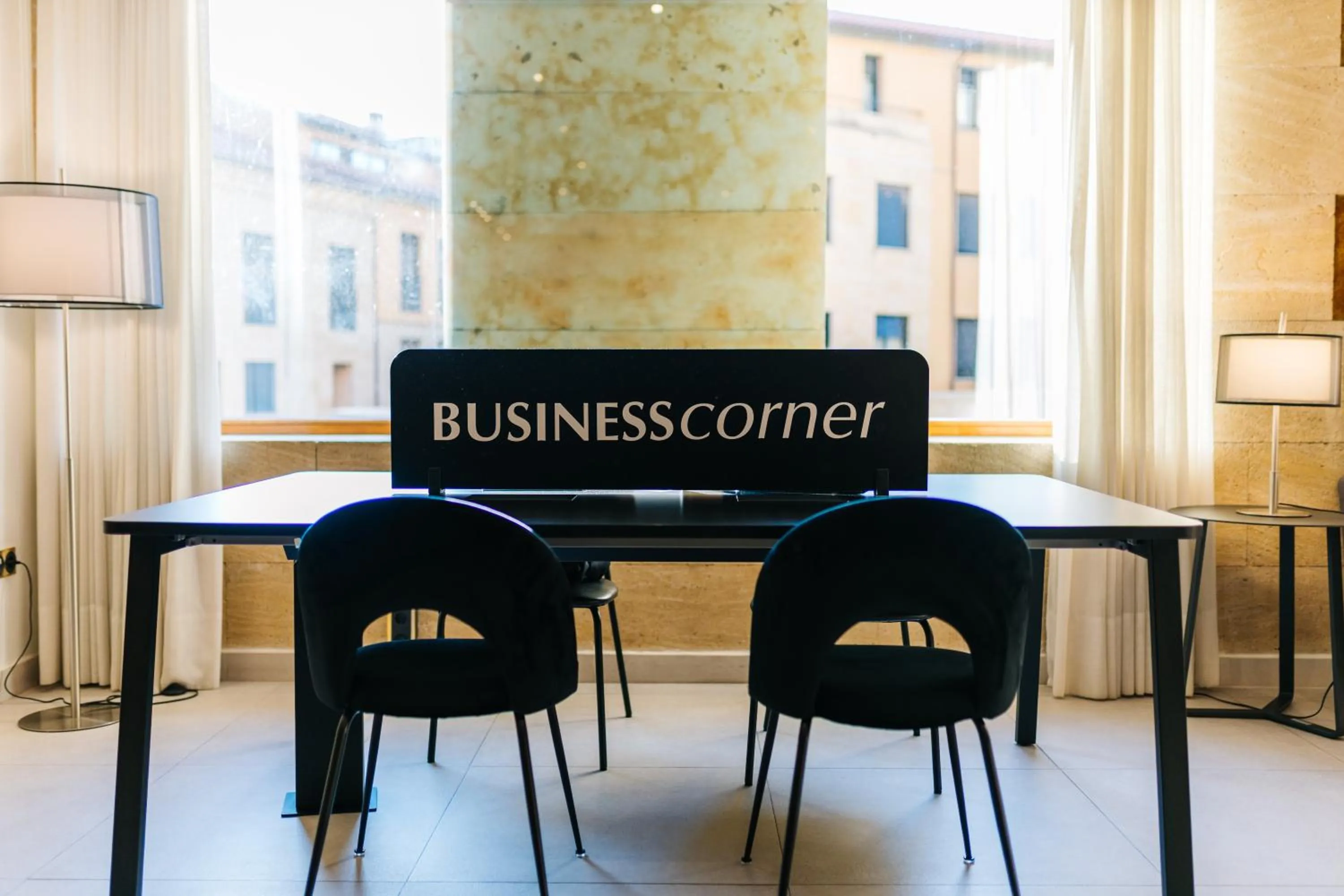 Seating area in Abba Fonseca