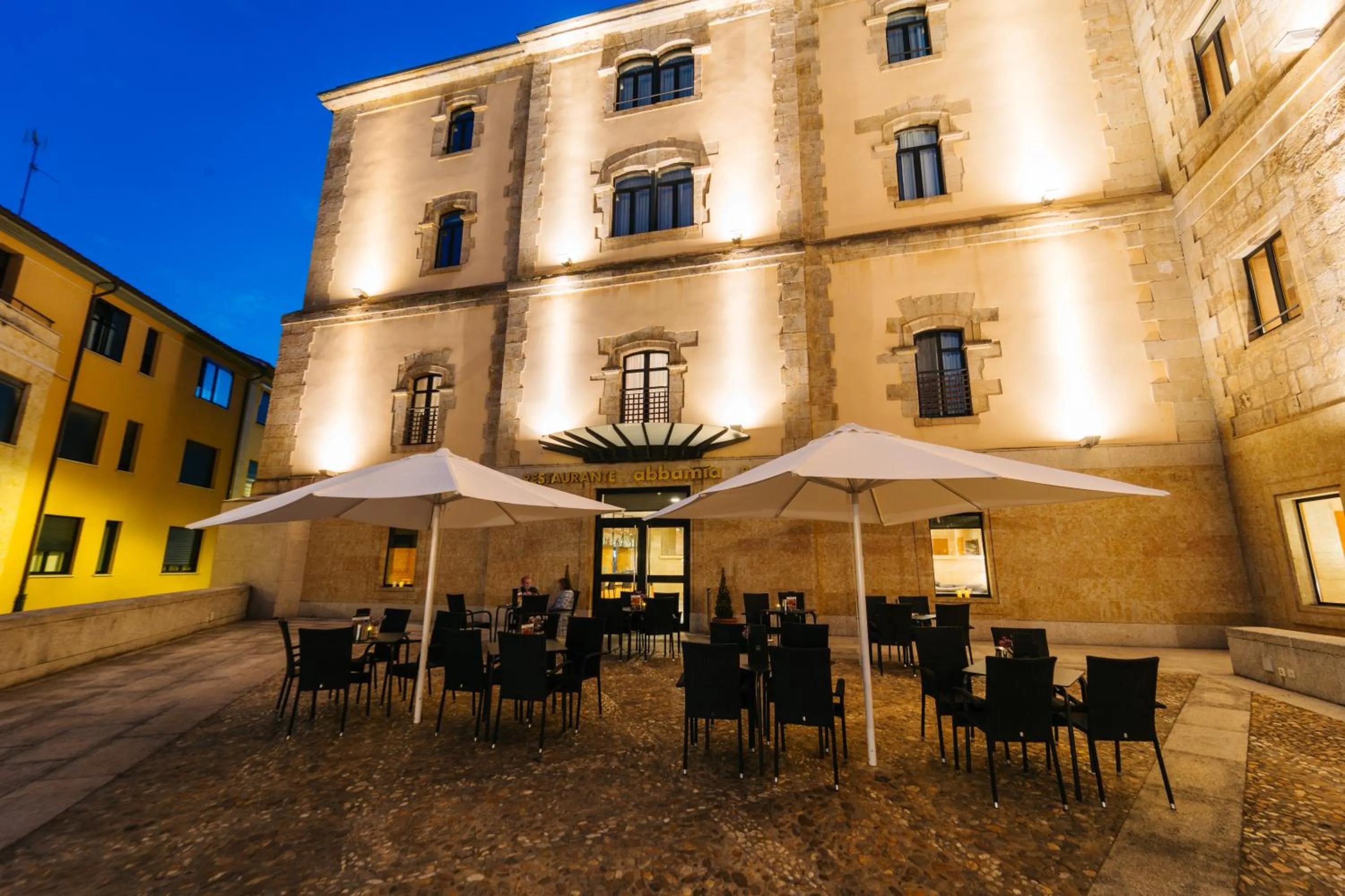 Property building in Abba Fonseca