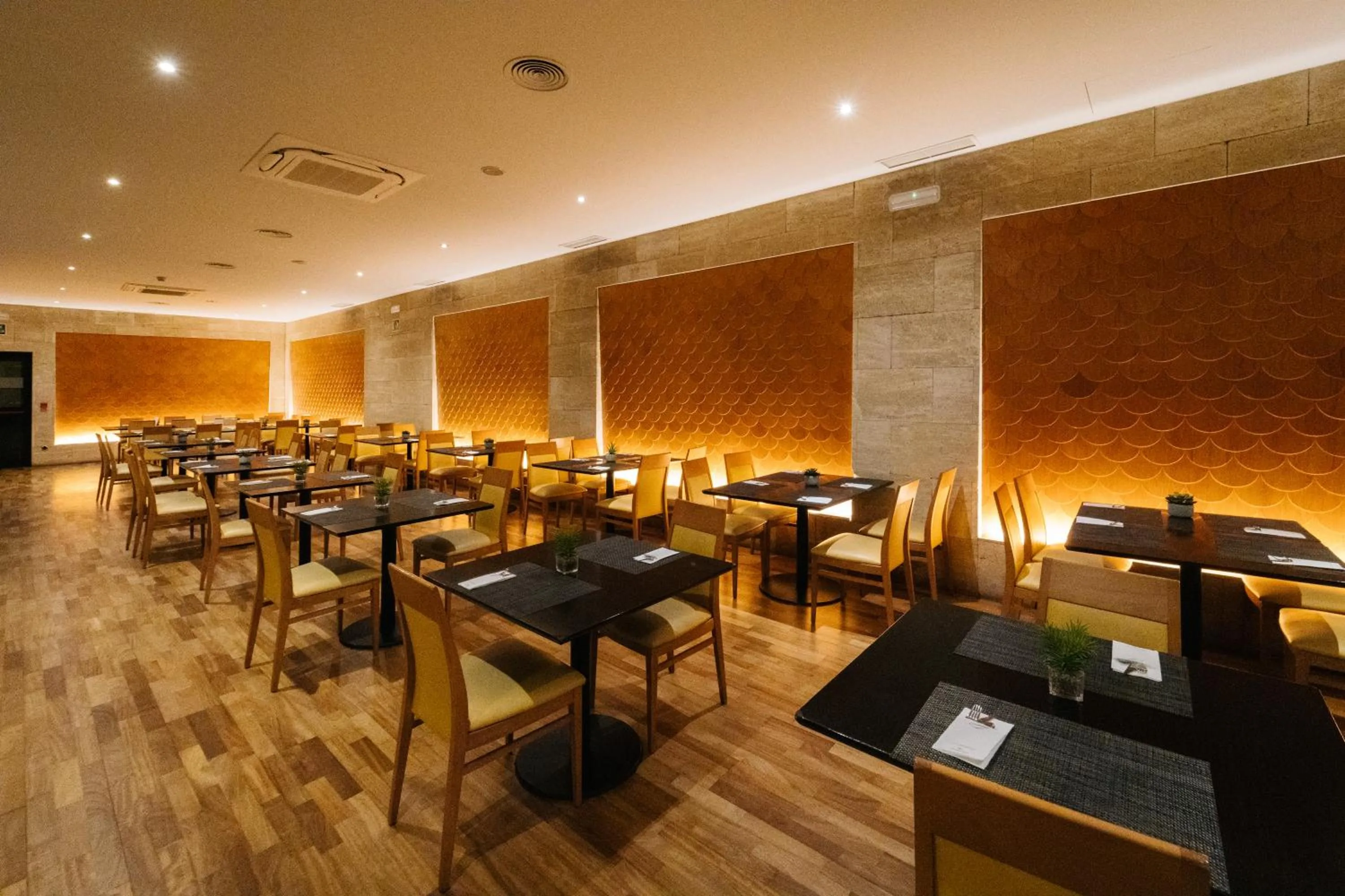 Restaurant/places to eat in Abba Fonseca