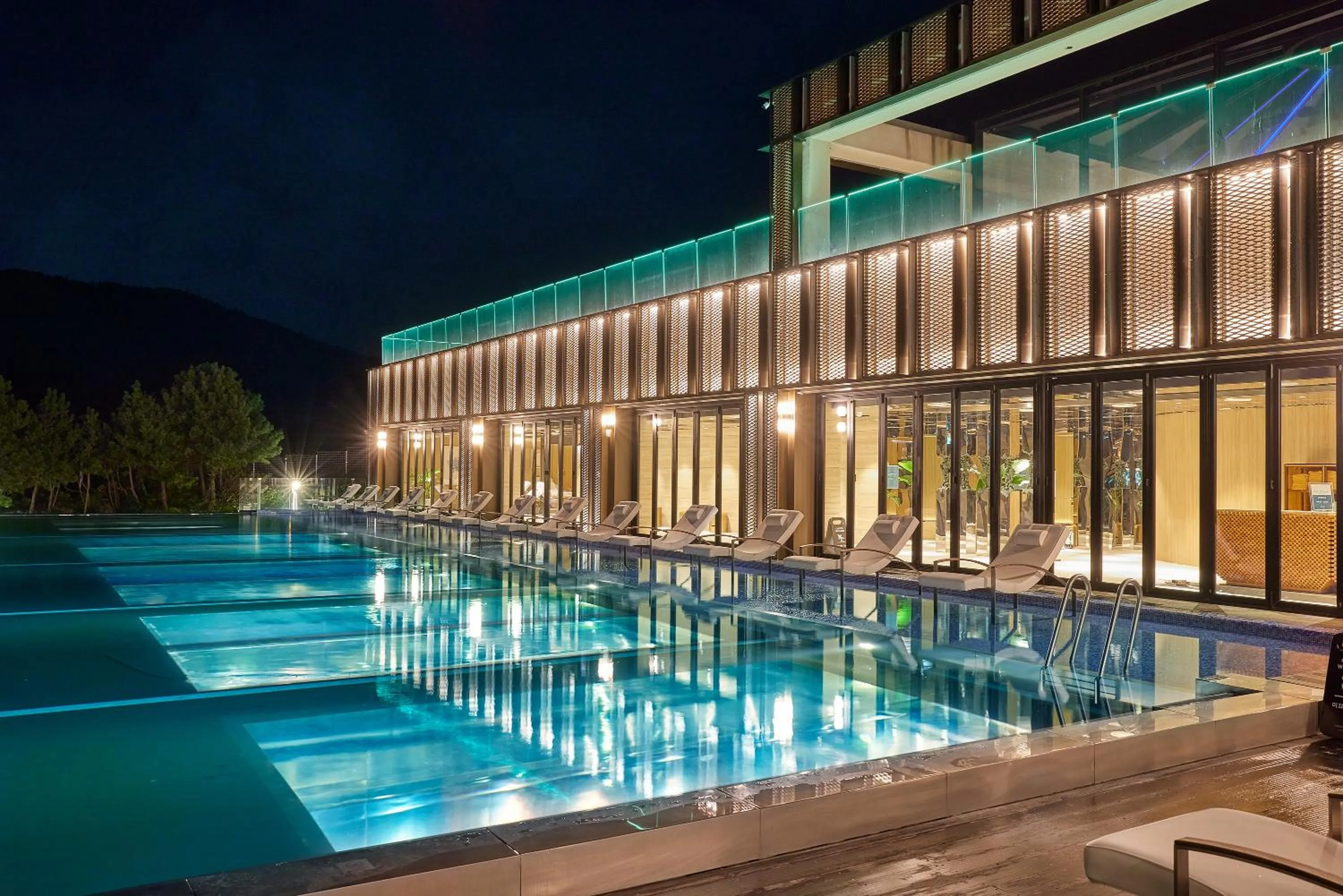 Swimming pool in Amber Pure Hill Hotels & Resorts Jeju