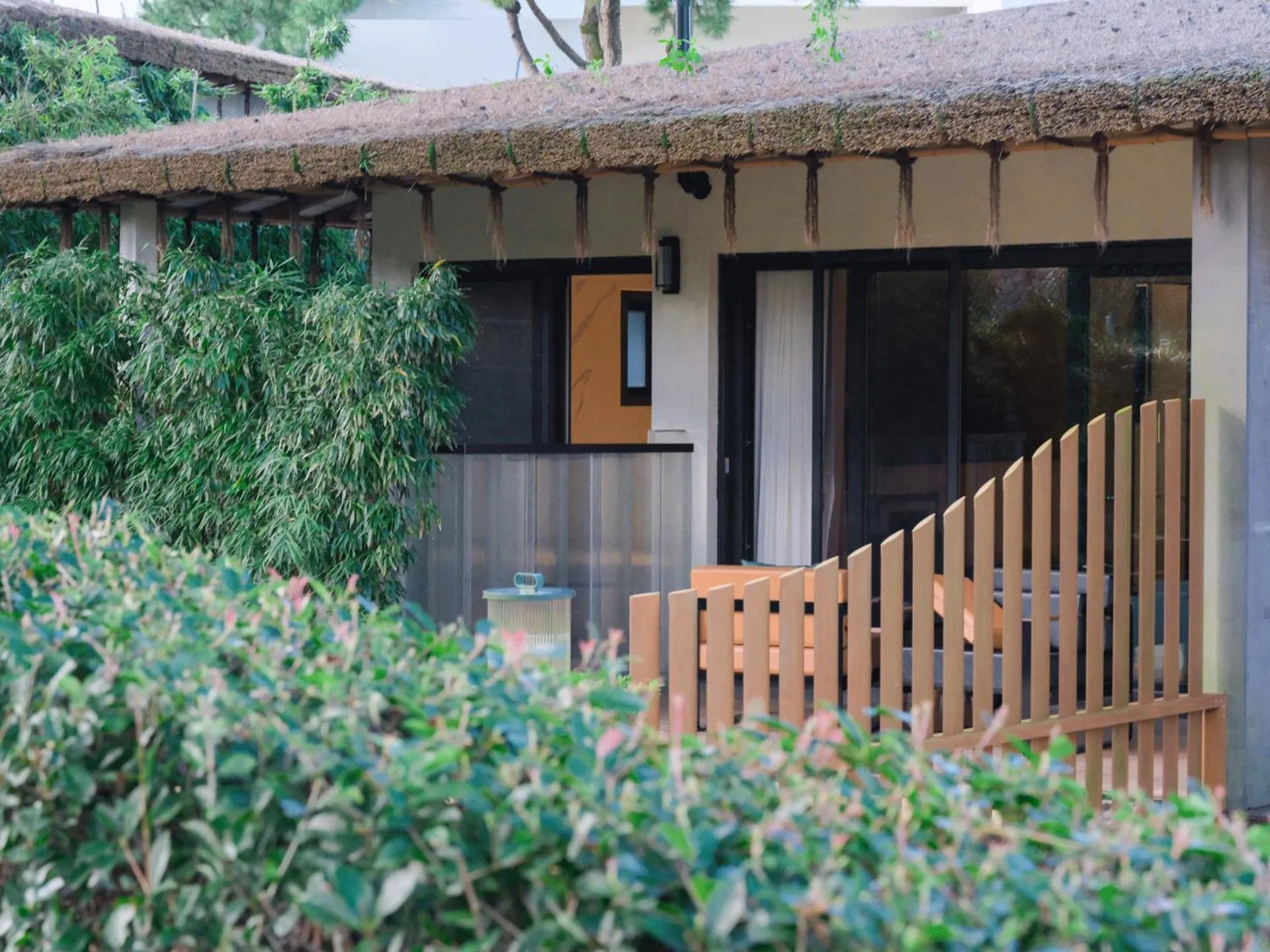 Property building in Amber Pure Hill Hotels & Resorts Jeju