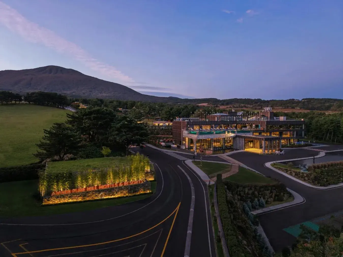 Property building in Amber Pure Hill Hotels & Resorts Jeju Property building in Amber Pure Hill Hotels & Resorts Jeju