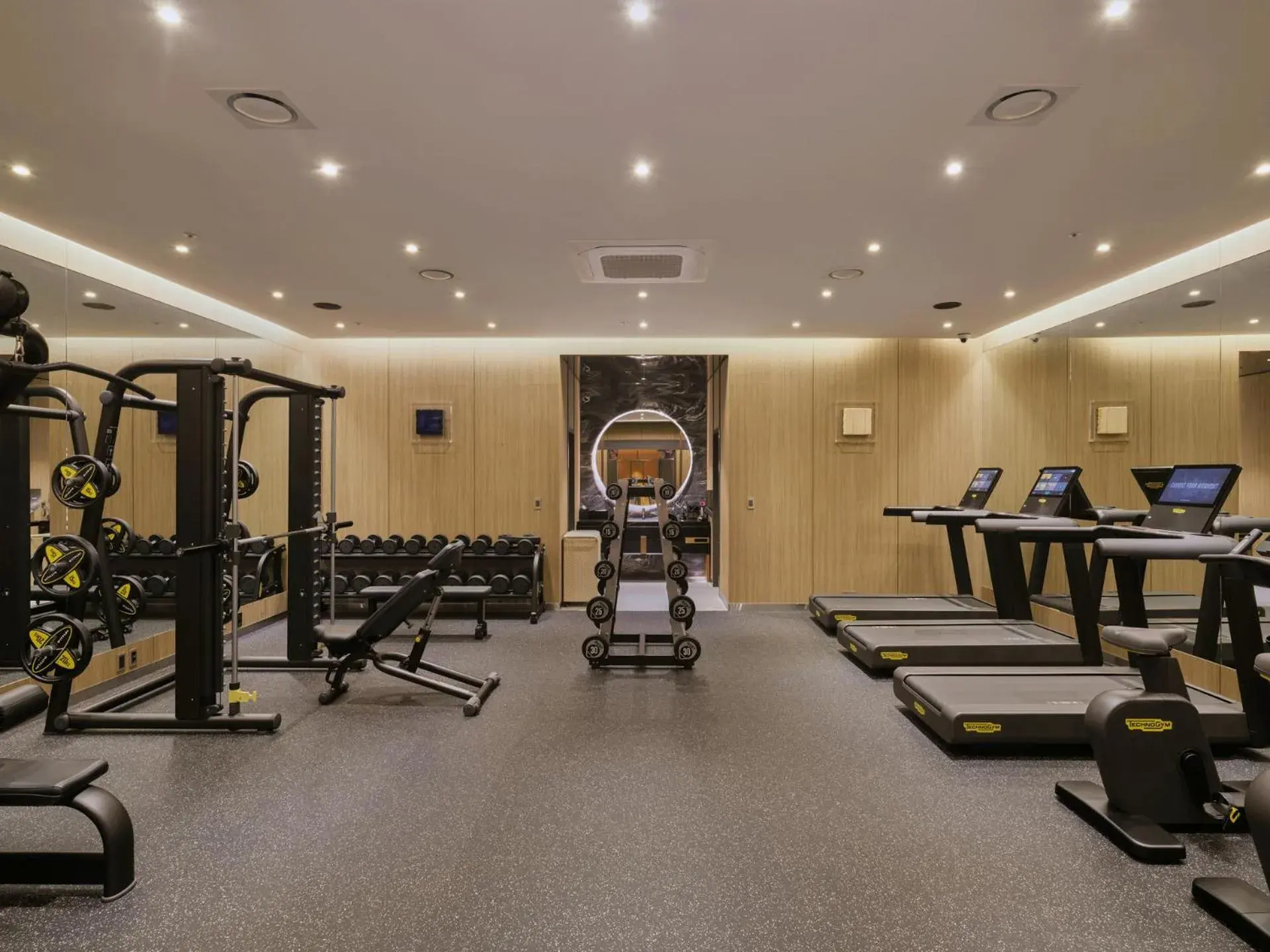 Fitness centre/facilities in Amber Pure Hill Hotels & Resorts Jeju Fitness centre/facilities in Amber Pure Hill Hotels & Resorts Jeju