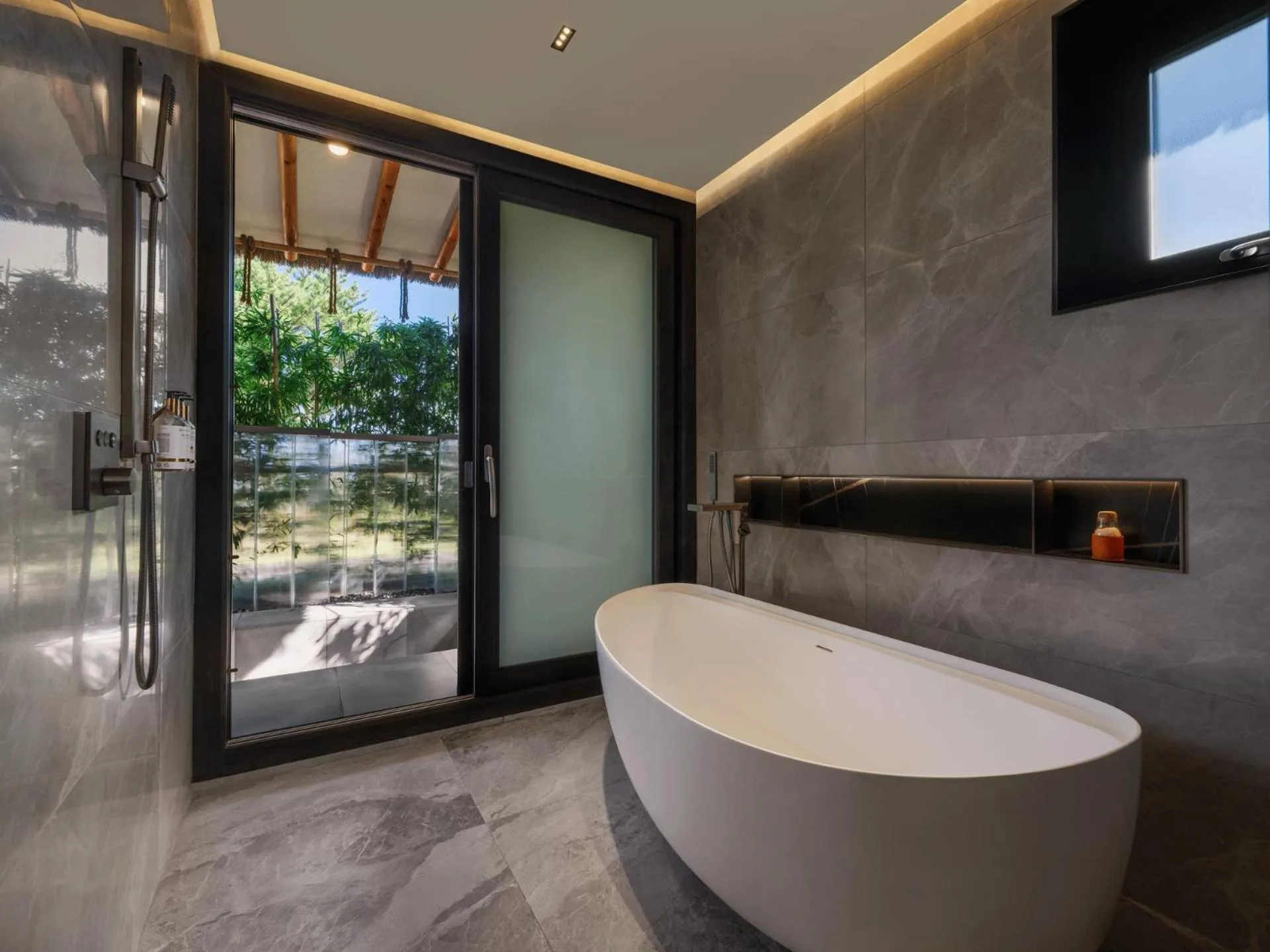 Shower in Amber Pure Hill Hotels & Resorts Jeju