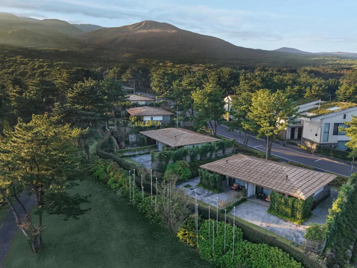 Property building in Amber Pure Hill Hotels & Resorts Jeju