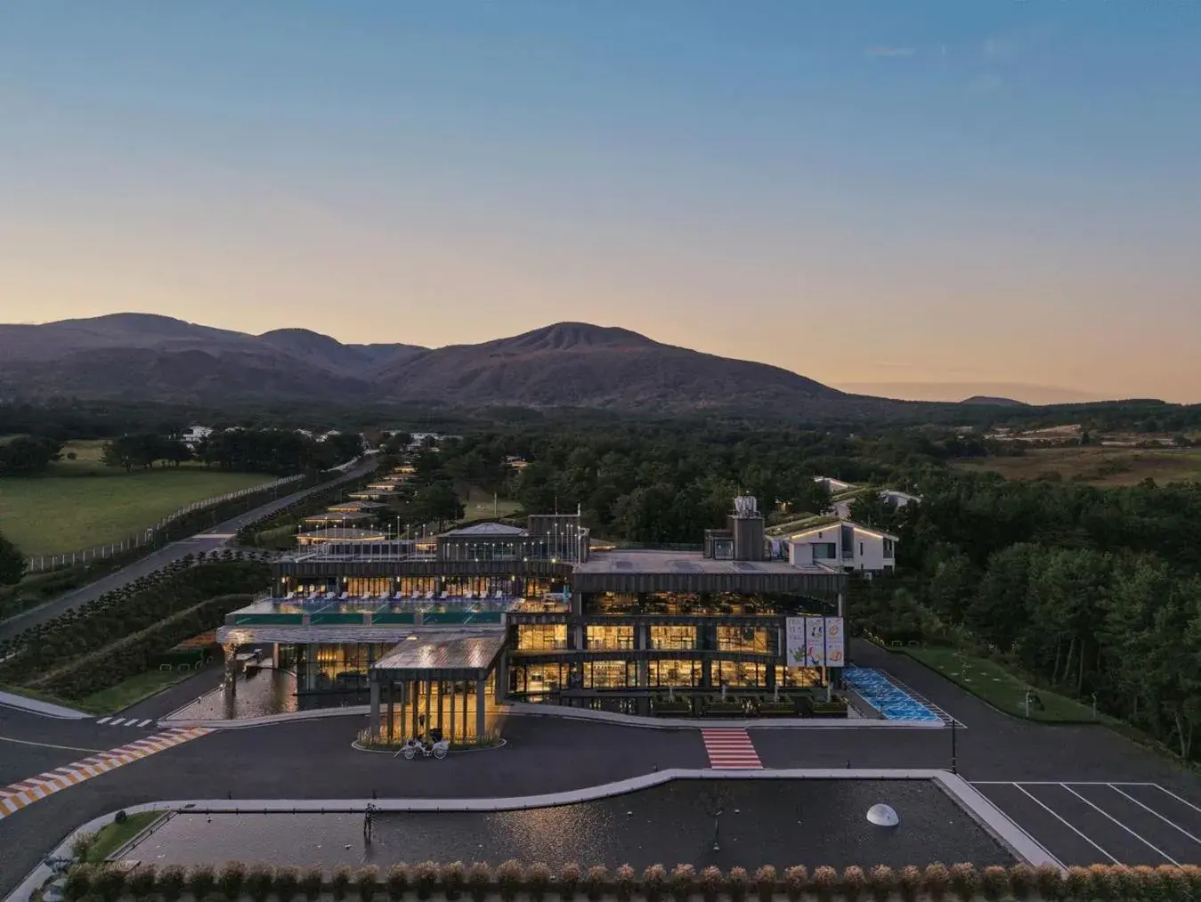 Property building in Amber Pure Hill Hotels & Resorts Jeju Property building in Amber Pure Hill Hotels & Resorts Jeju
