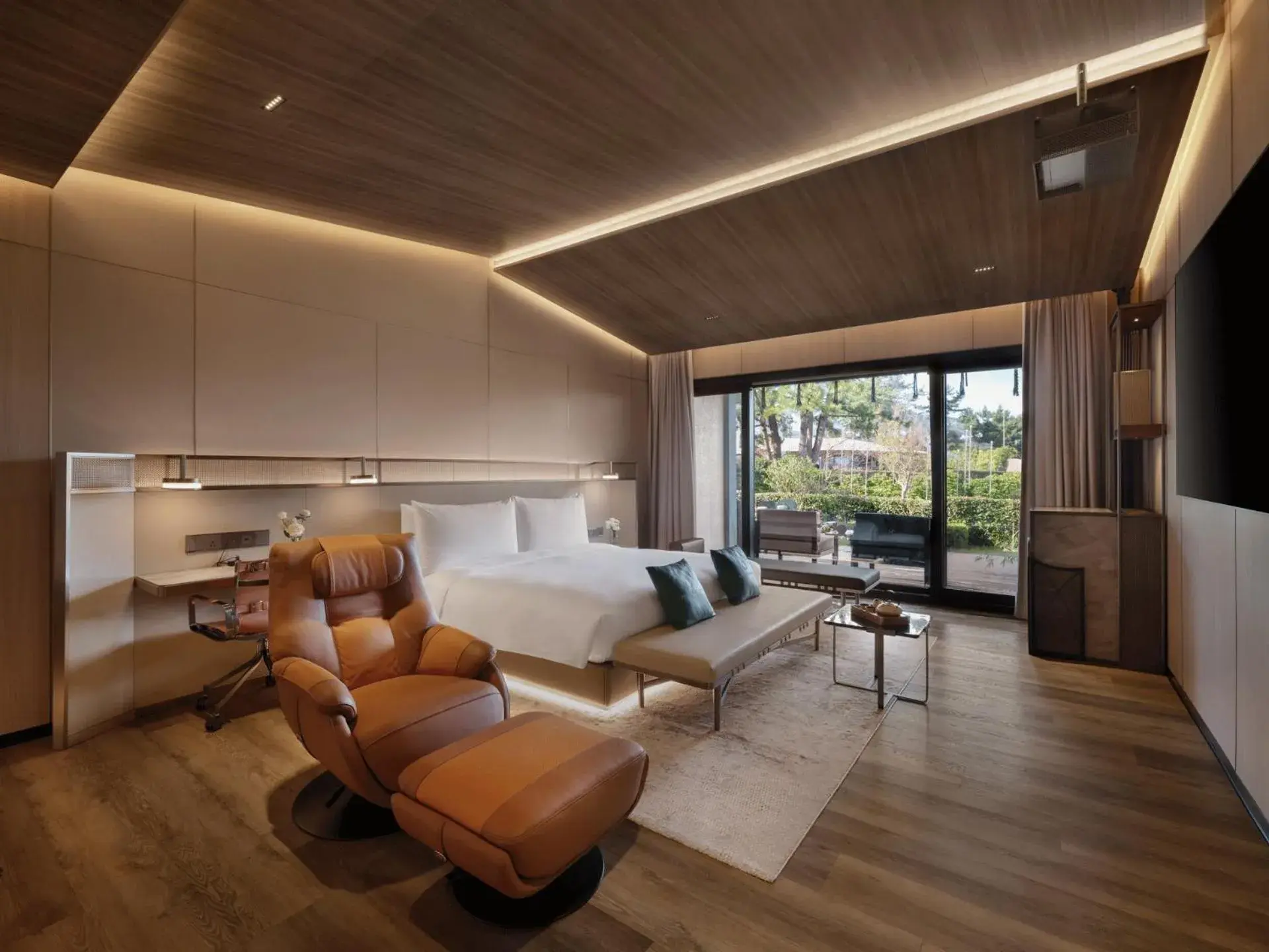 Forest Garden Family with Private Jacuzzi in Amber Pure Hill Hotels & Resorts Jeju Forest Garden Family with Private Jacuzzi in Amber Pure Hill Hotels & Resorts Jeju