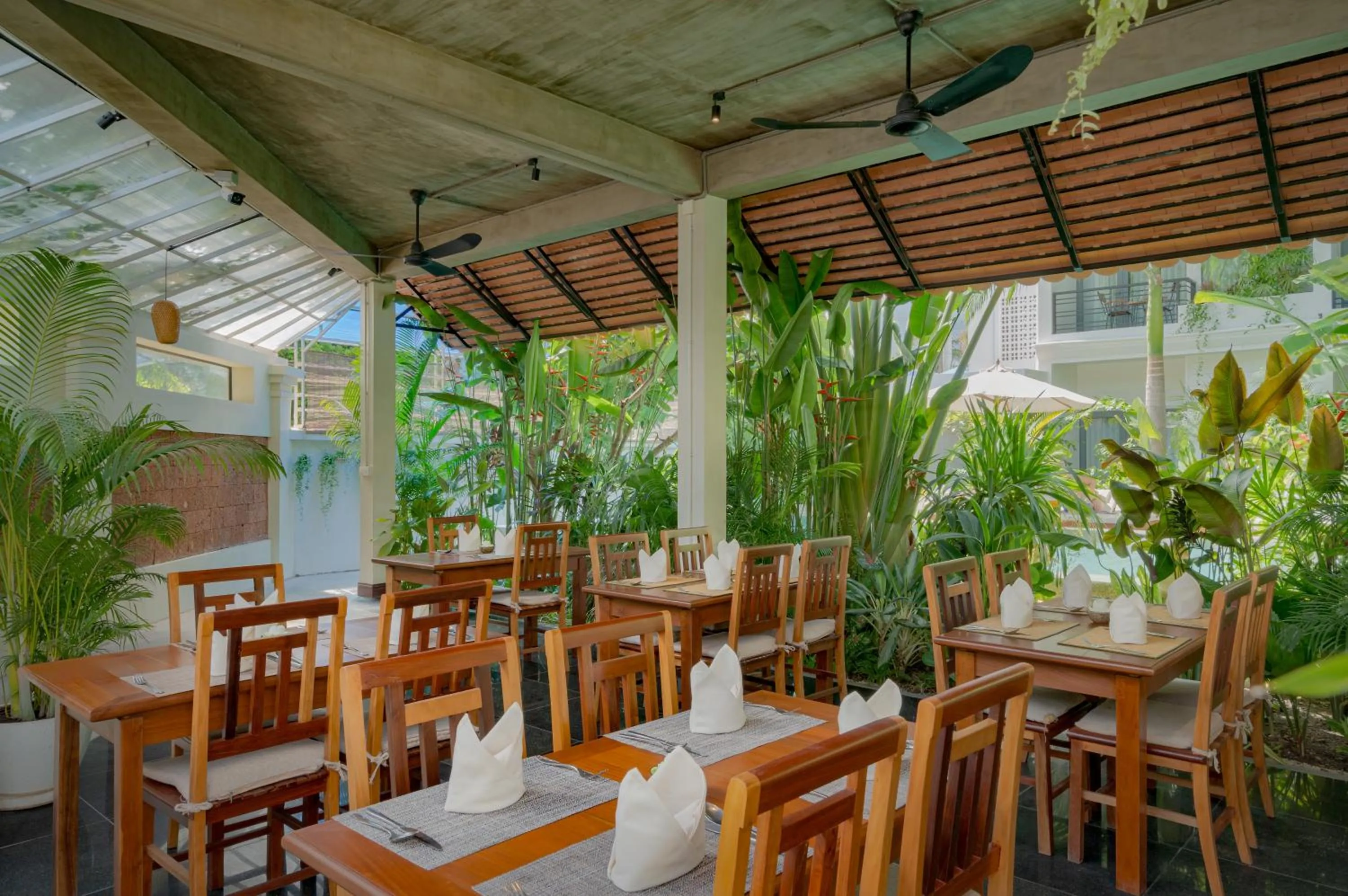 Restaurant/places to eat in Khmer House Boutique