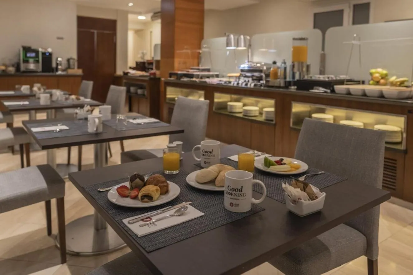 Breakfast in Exe León