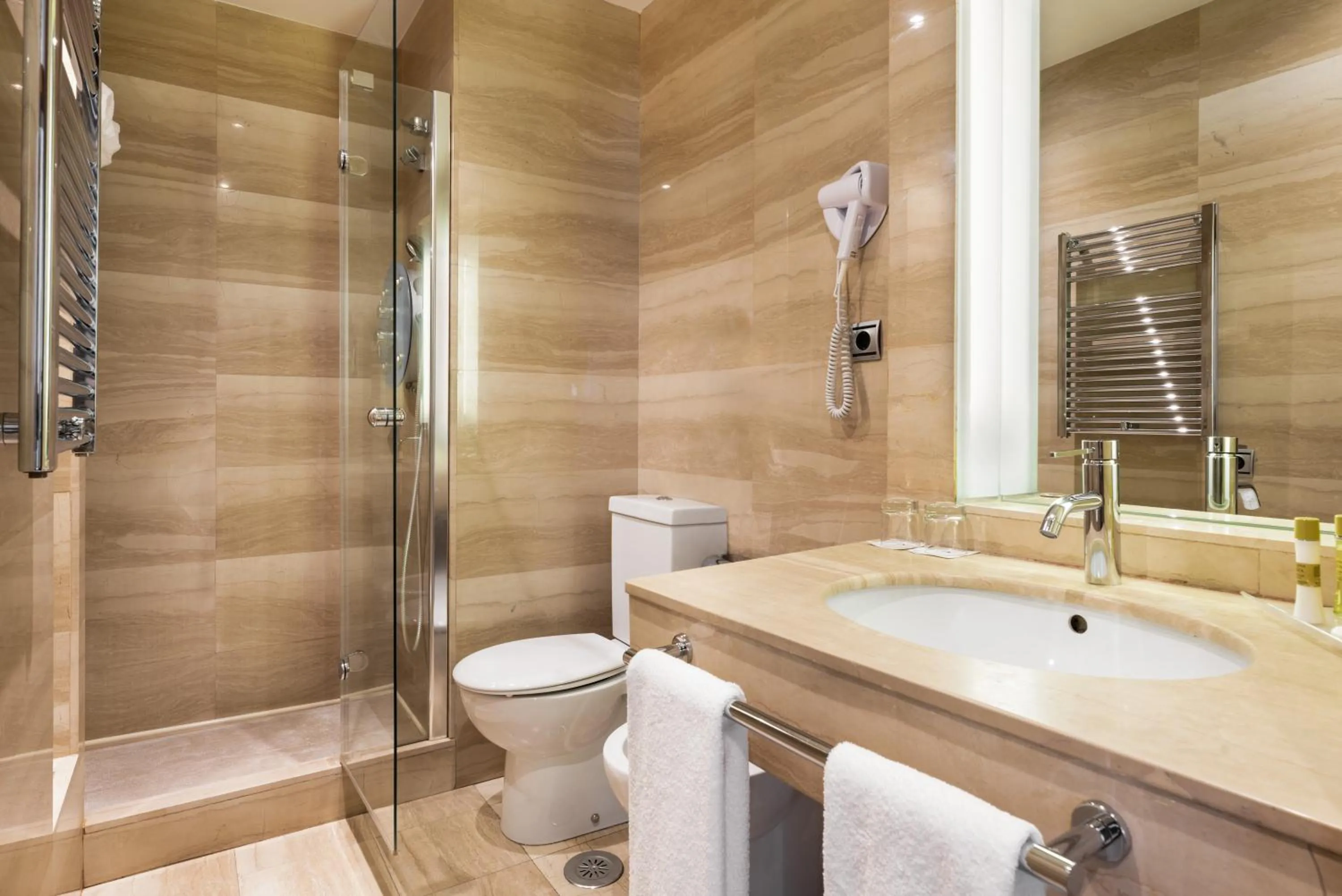 Area and facilities in Exe León