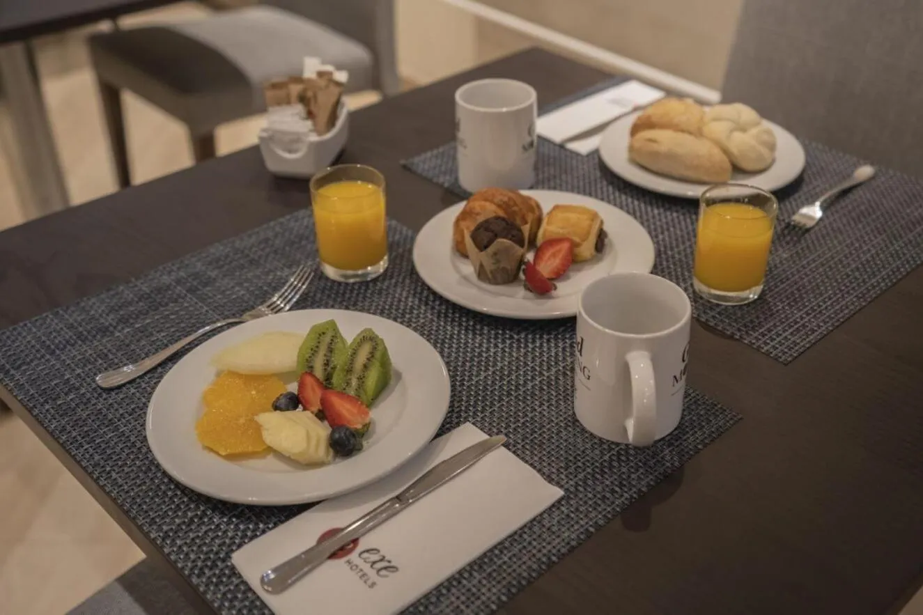 Breakfast in Exe León