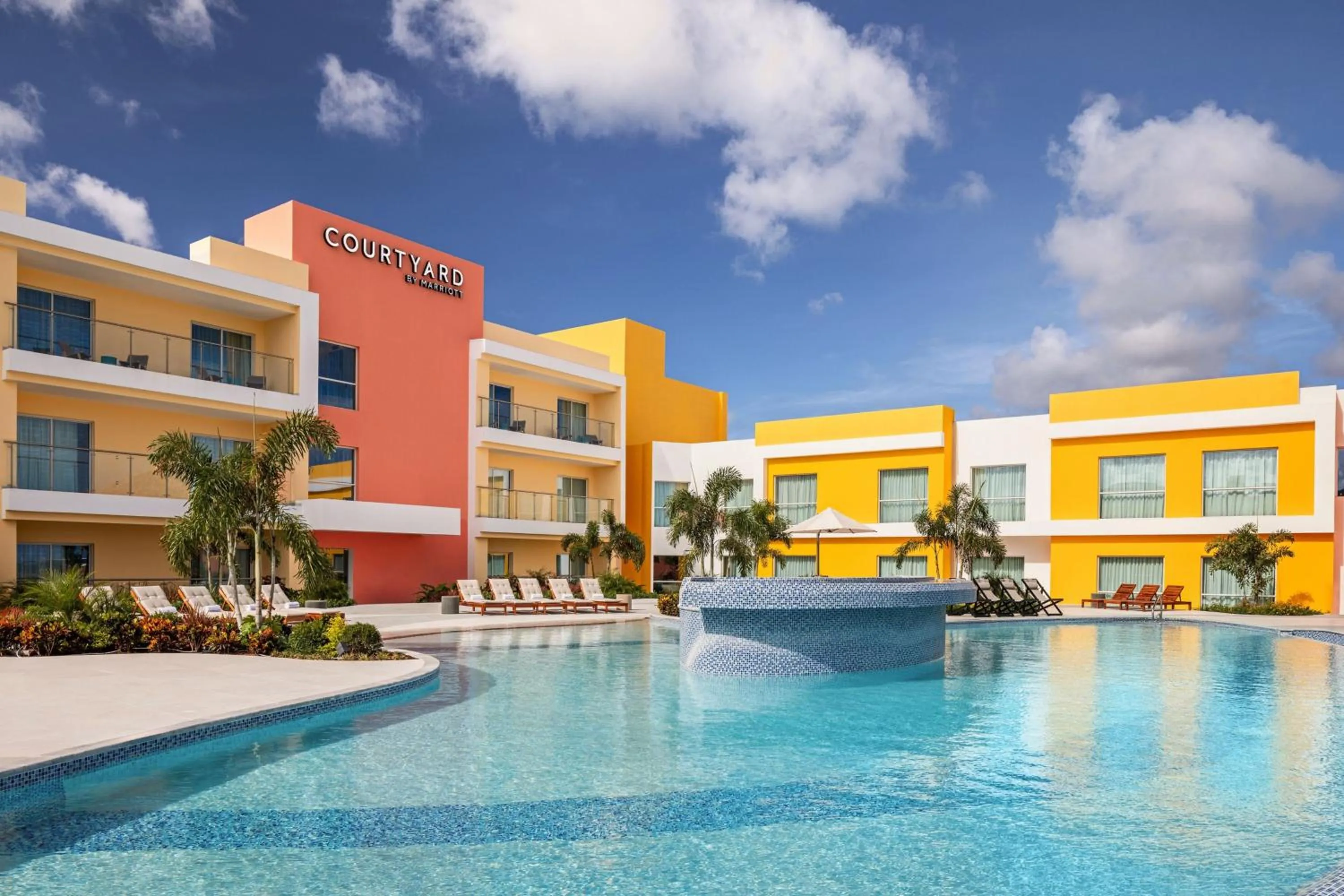 Swimming pool in Courtyard by Marriott Curacao
