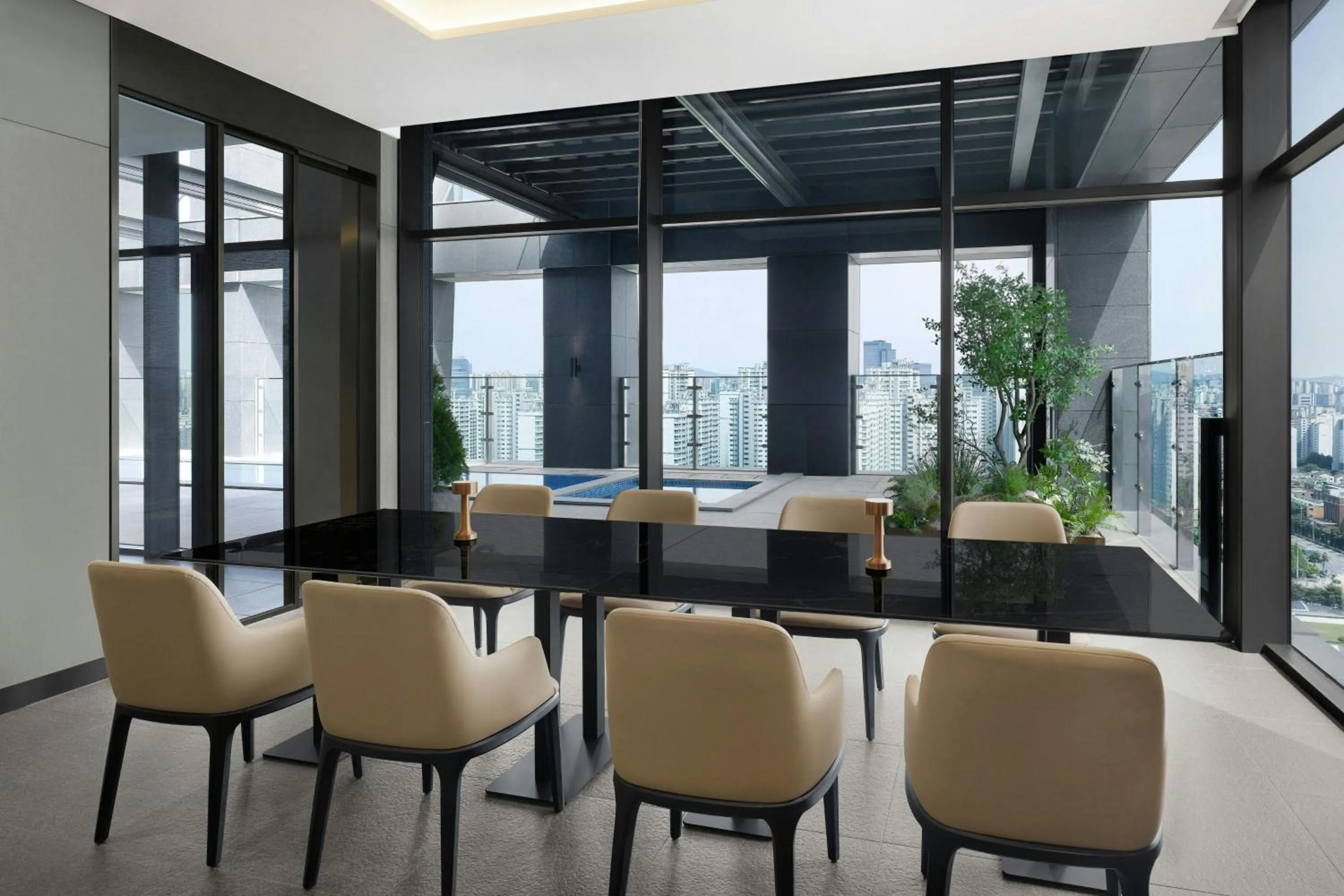 Swimming pool in Four Points by Sheraton Suwon