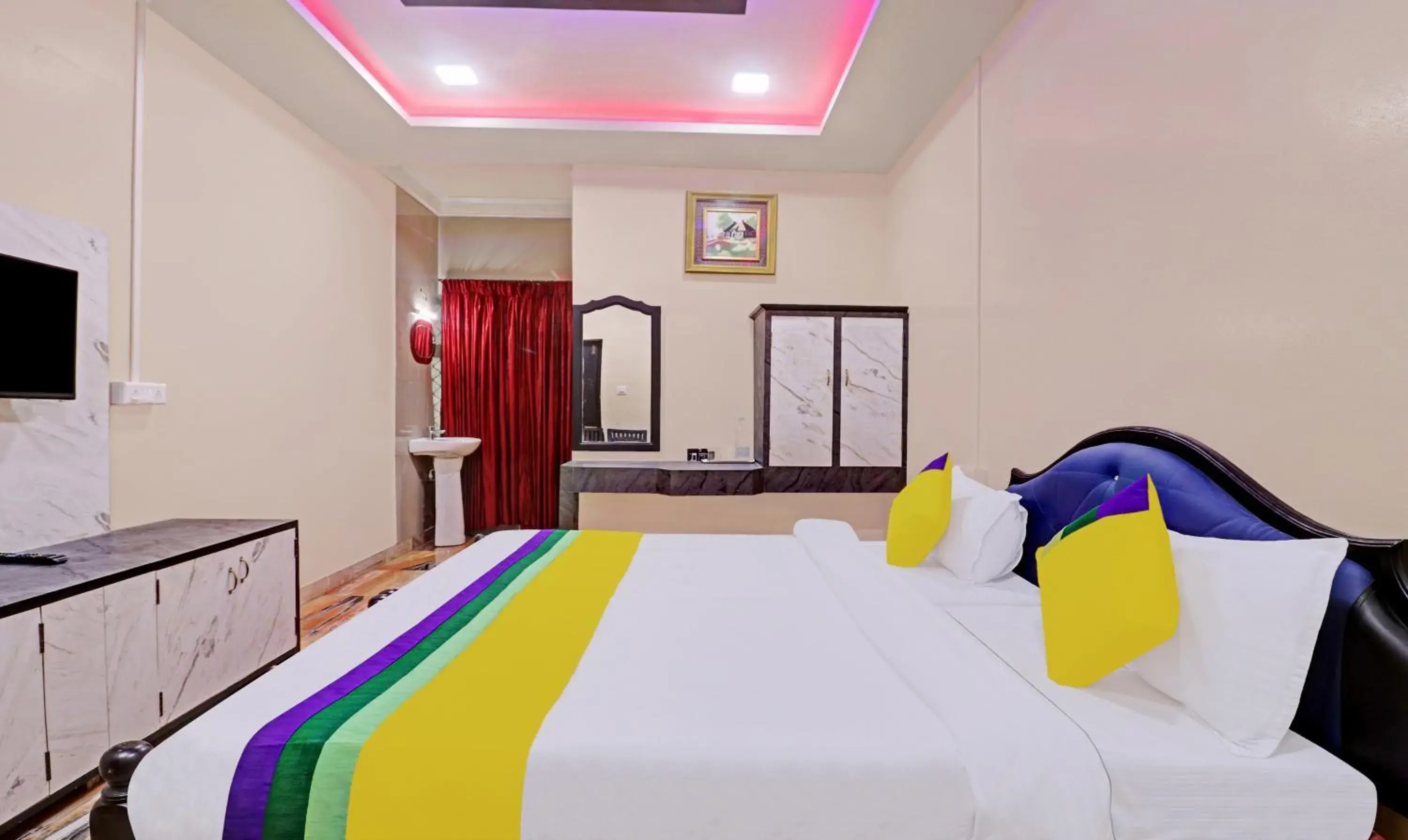 Bedroom, Bed in Itsy Hotels Hill Town, 500 Mtrs From Madikeri Fort Bedroom, Bed in Itsy Hotels Hill Town, 500 Mtrs From Madikeri Fort