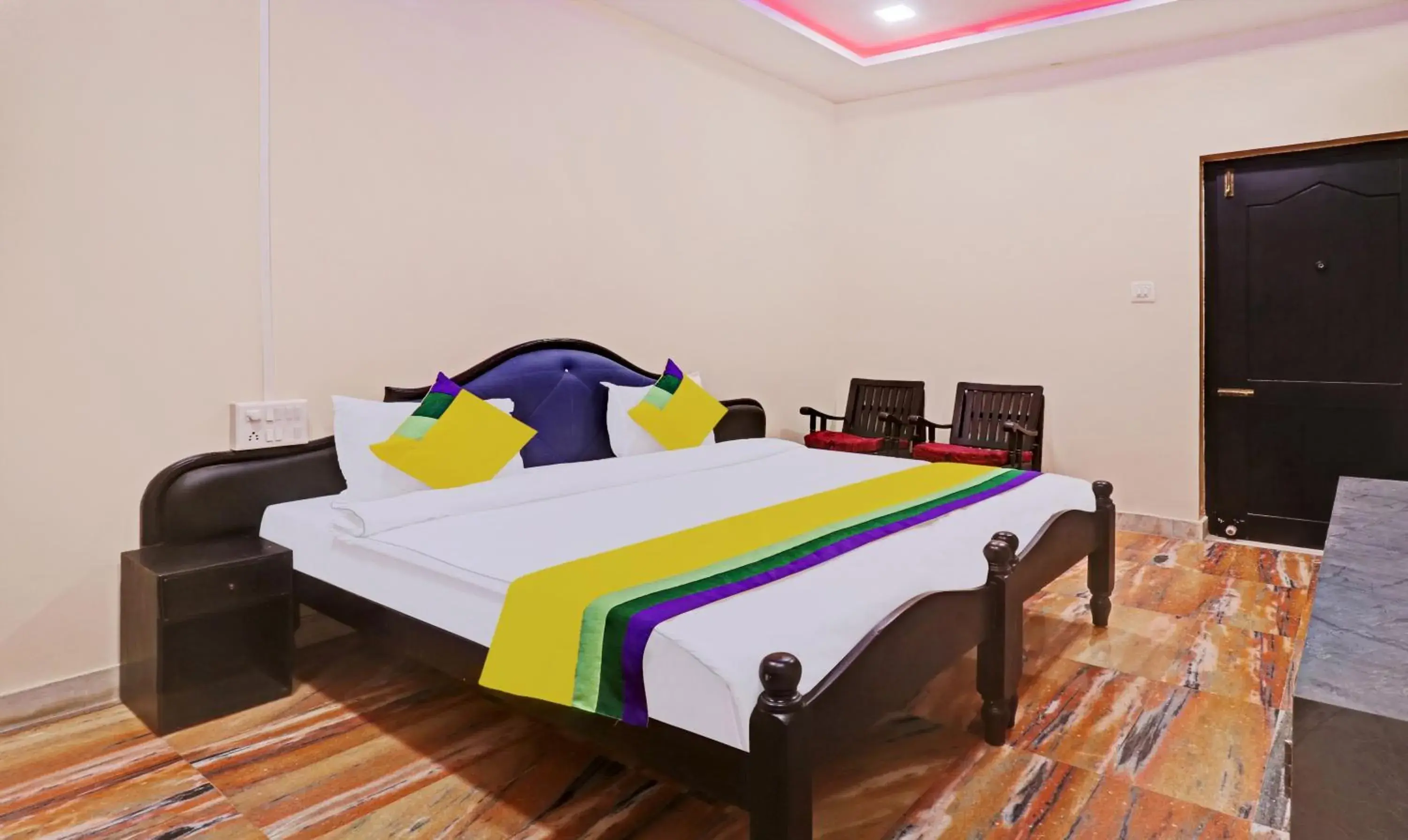 Bedroom, Bed in Itsy Hotels Hill Town, 500 Mtrs From Madikeri Fort Bedroom, Bed in Itsy Hotels Hill Town, 500 Mtrs From Madikeri Fort
