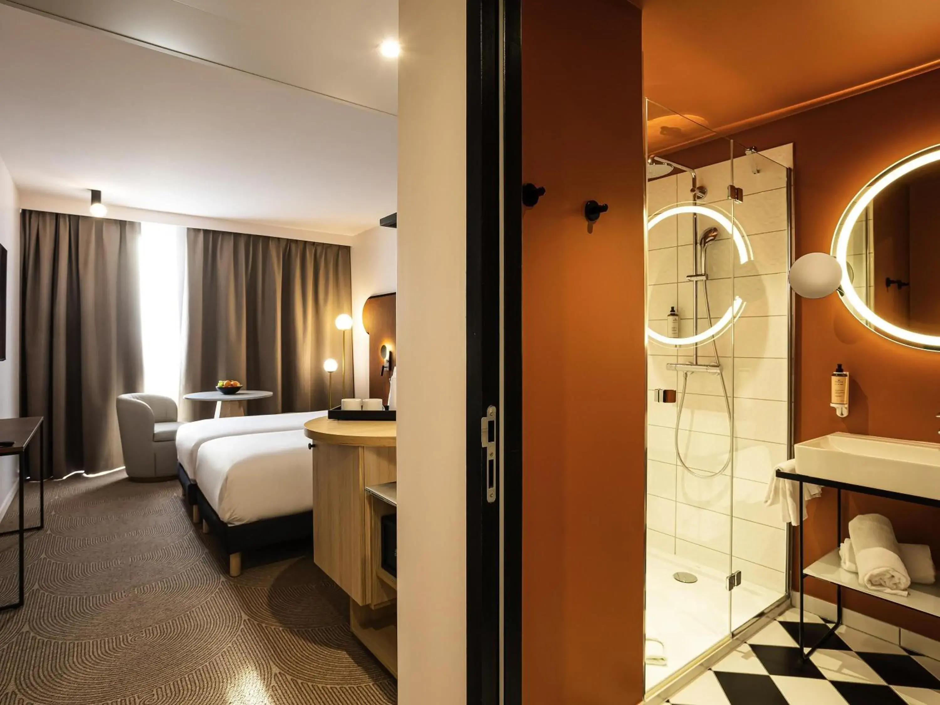 Bedroom, Bed in Mercure Dunkerque Centre Gare Bedroom, Bed in Mercure Dunkerque Centre Gare